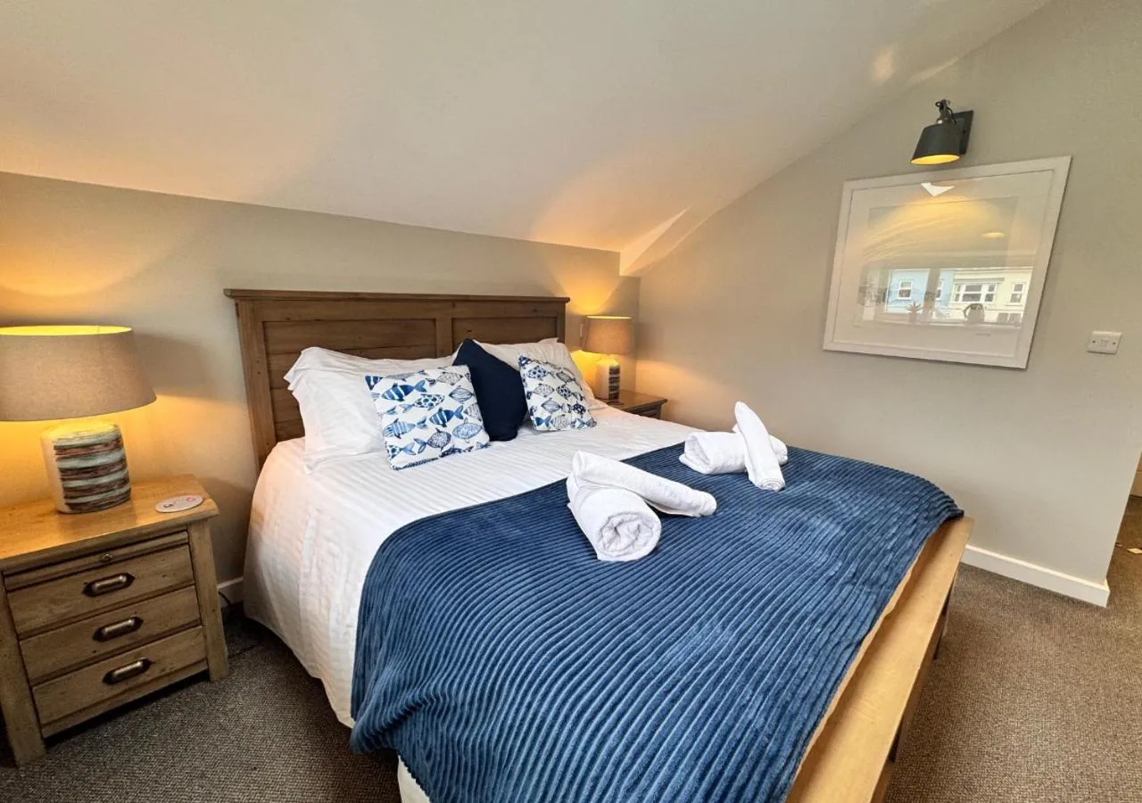 Bedroom, Bed in The Waterfront Inn