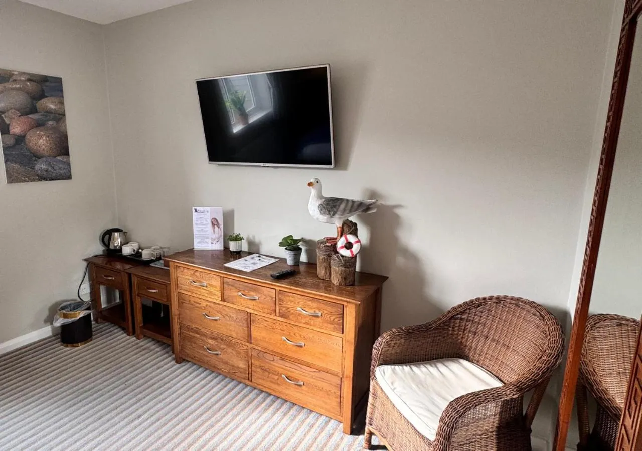 TV and multimedia in The Waterfront Inn