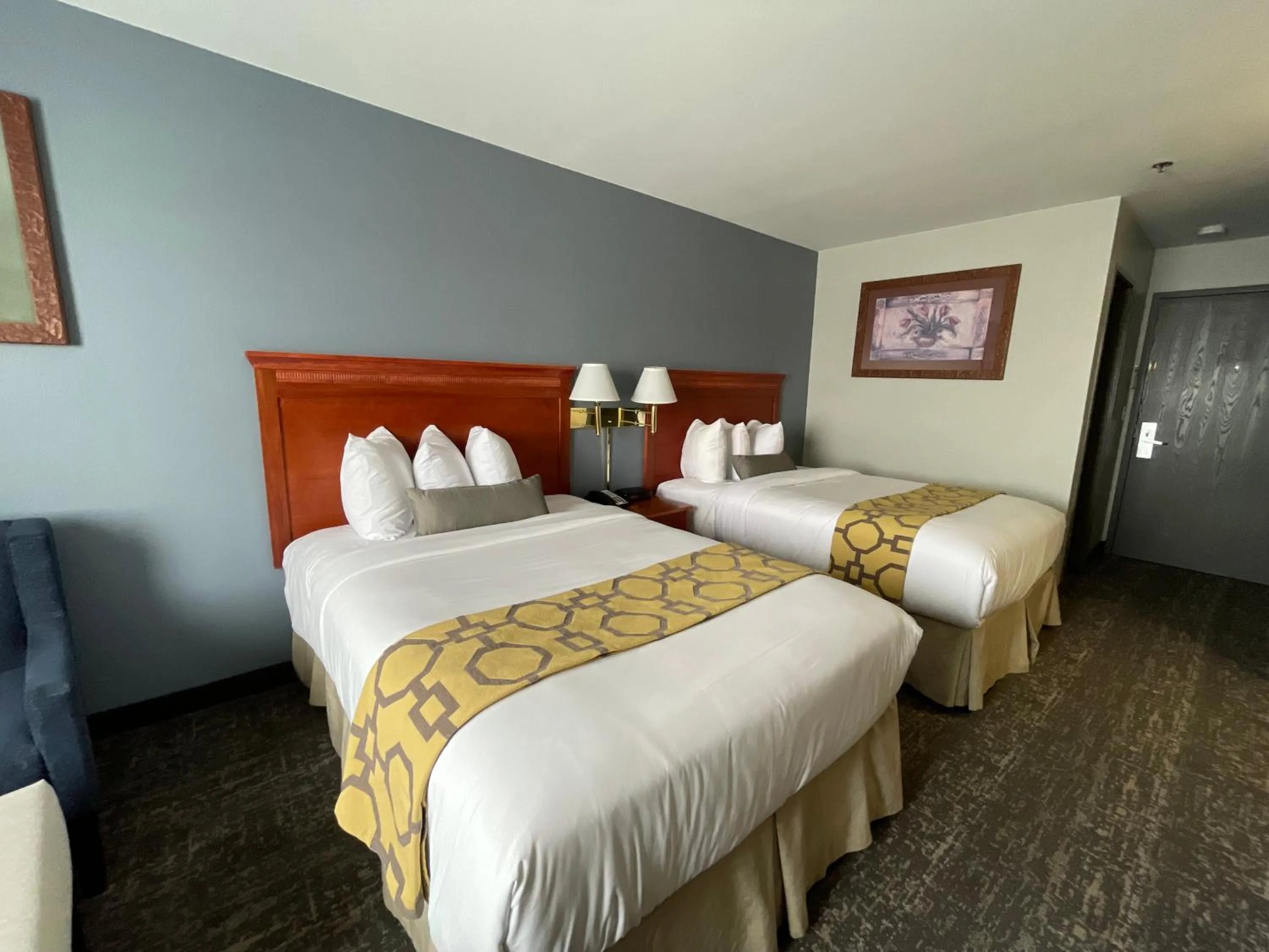 Bed in Baymont by Wyndham Yreka