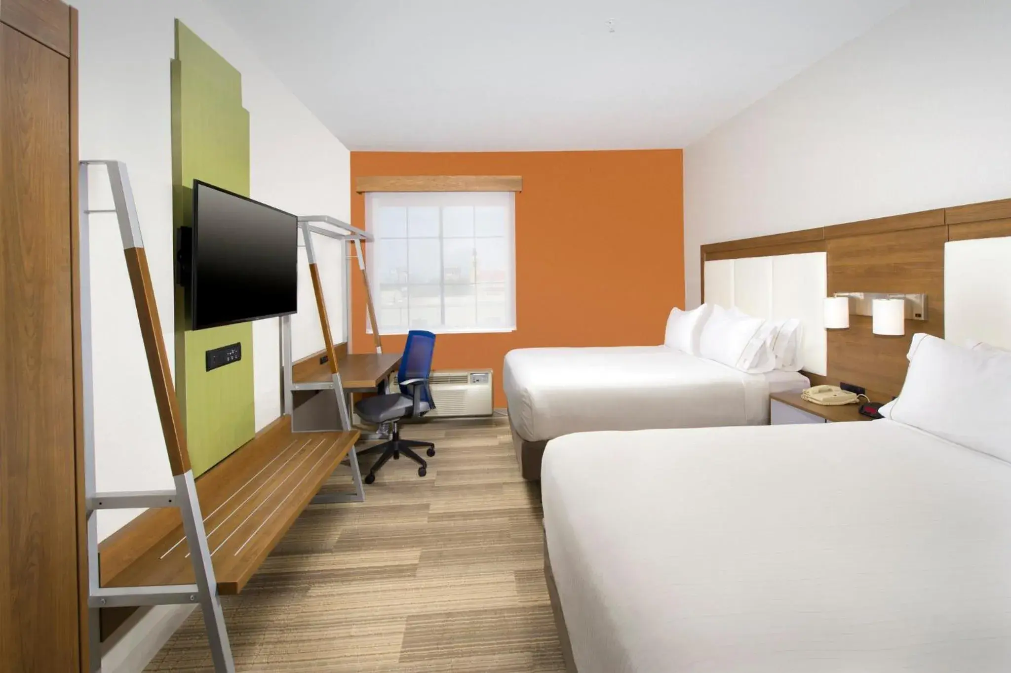 Queen Suite with Two Queen Beds in Holiday Inn Express & Suites San Antonio - Downtown Market Area by IHG Queen Suite with Two Queen Beds in Holiday Inn Express & Suites San Antonio - Downtown Market Area by IHG