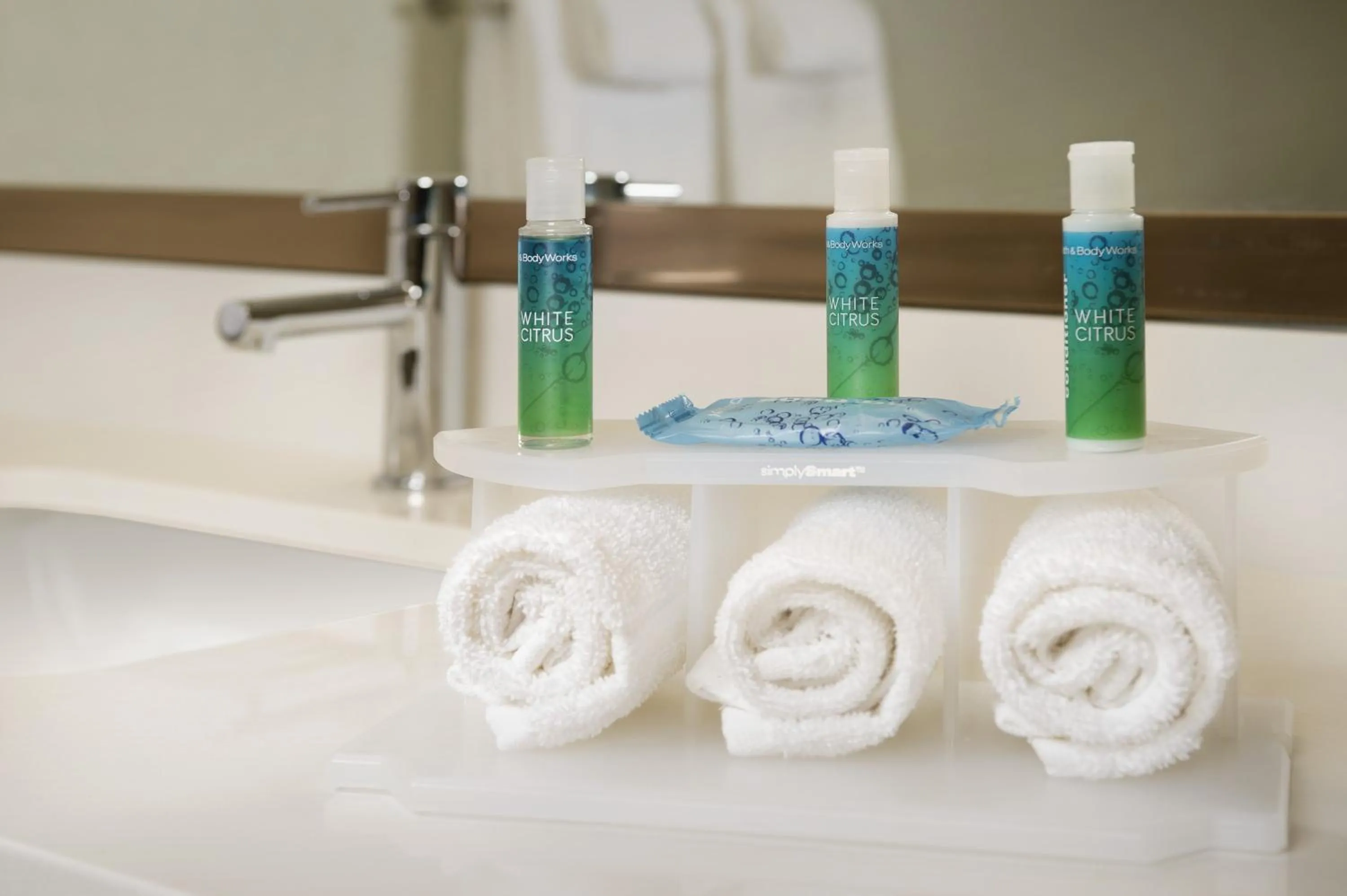 Photo of the whole room in Holiday Inn Express San Antonio North Riverwalk Area by IHG