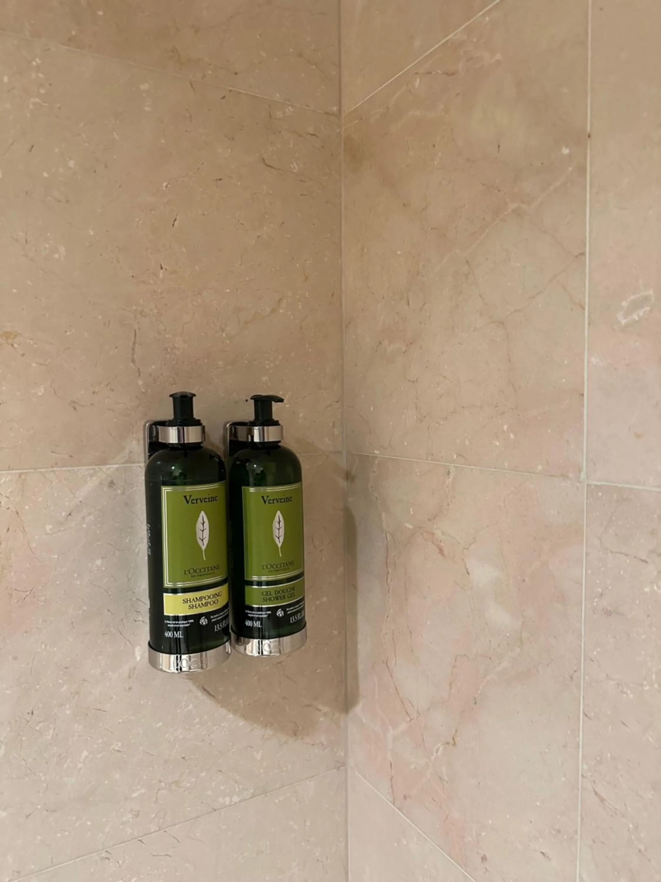 Shower in Oxford Palace Hotel