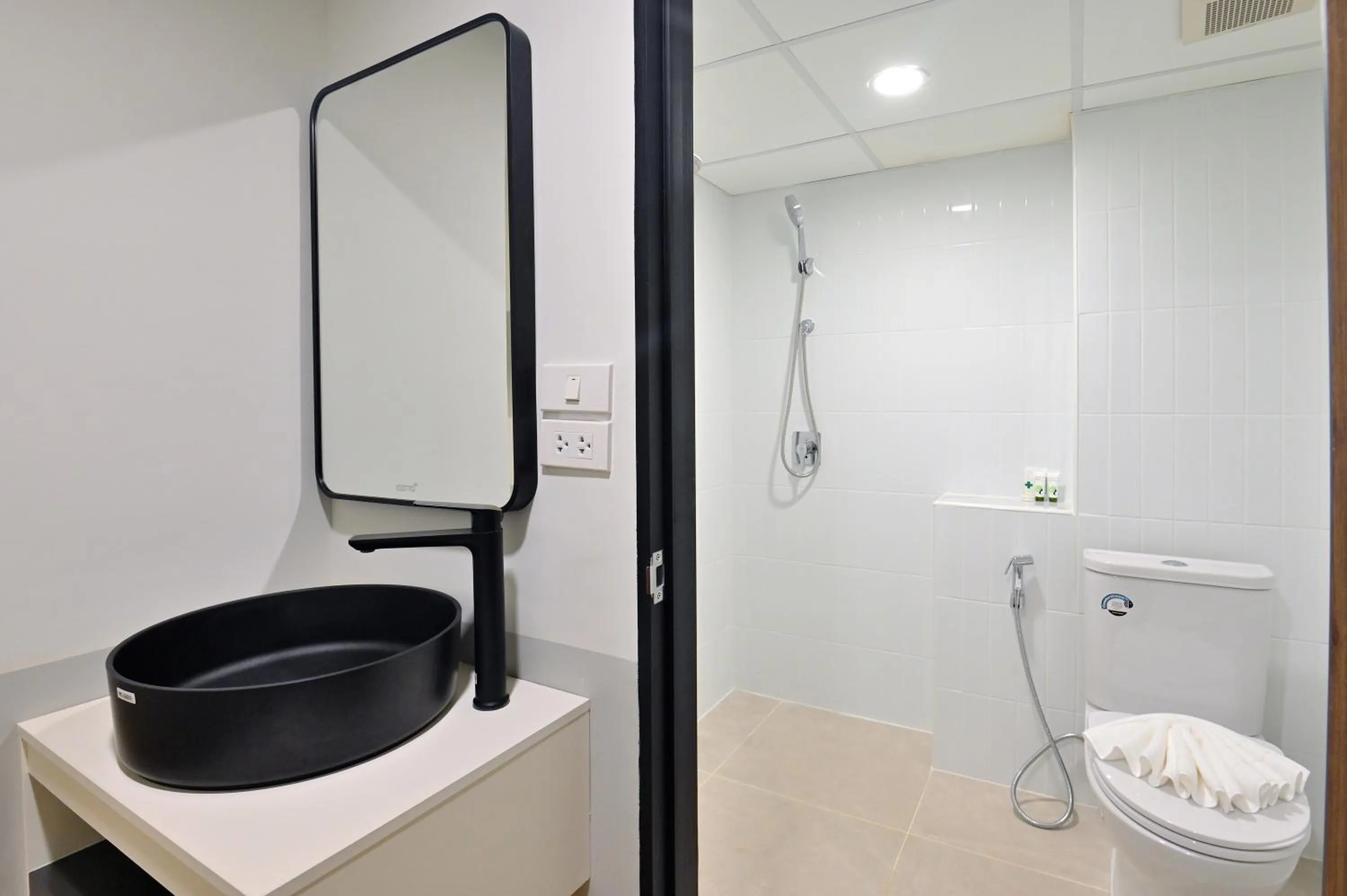 Toilet in Anya Nana at Sukhumvit Bangkok