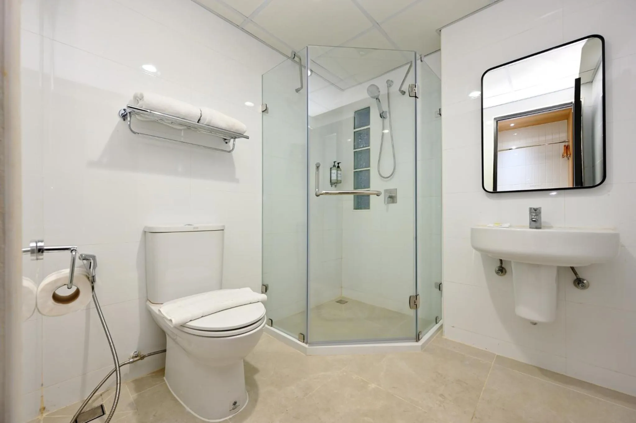 Shower in Anya Nana at Sukhumvit Bangkok