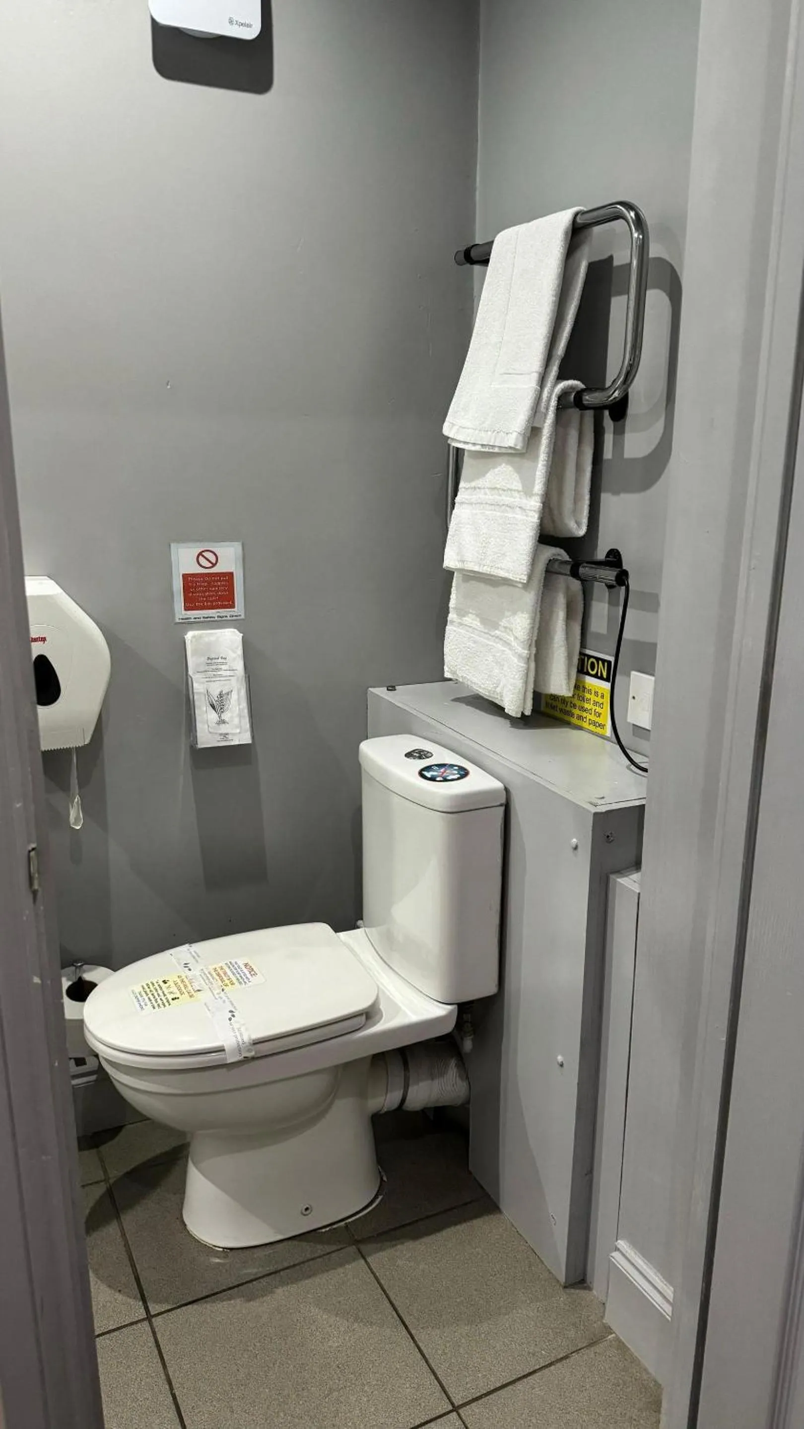 Toilet in The Railway Sleeper Lodge