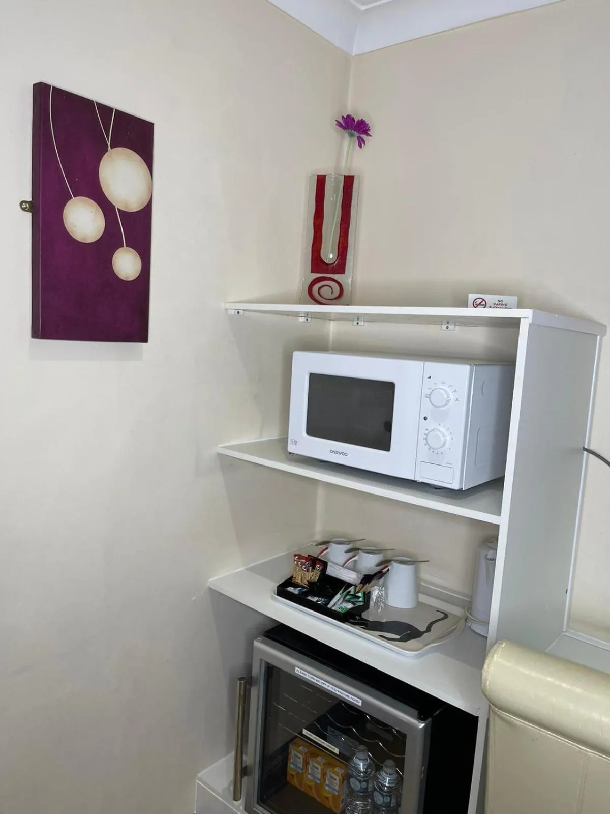 Coffee/tea facilities in The Railway Sleeper Lodge