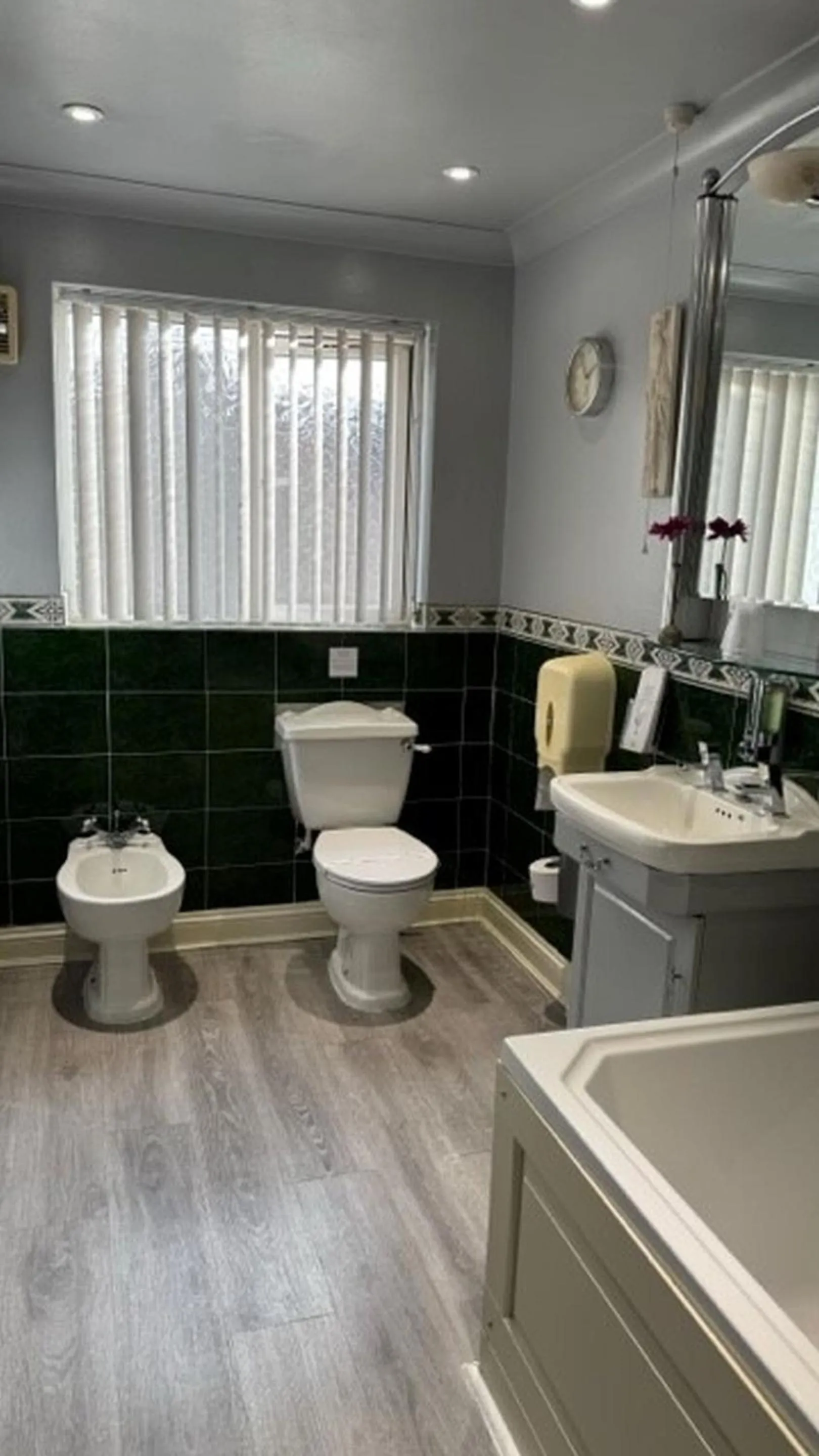 Toilet in The Railway Sleeper Lodge