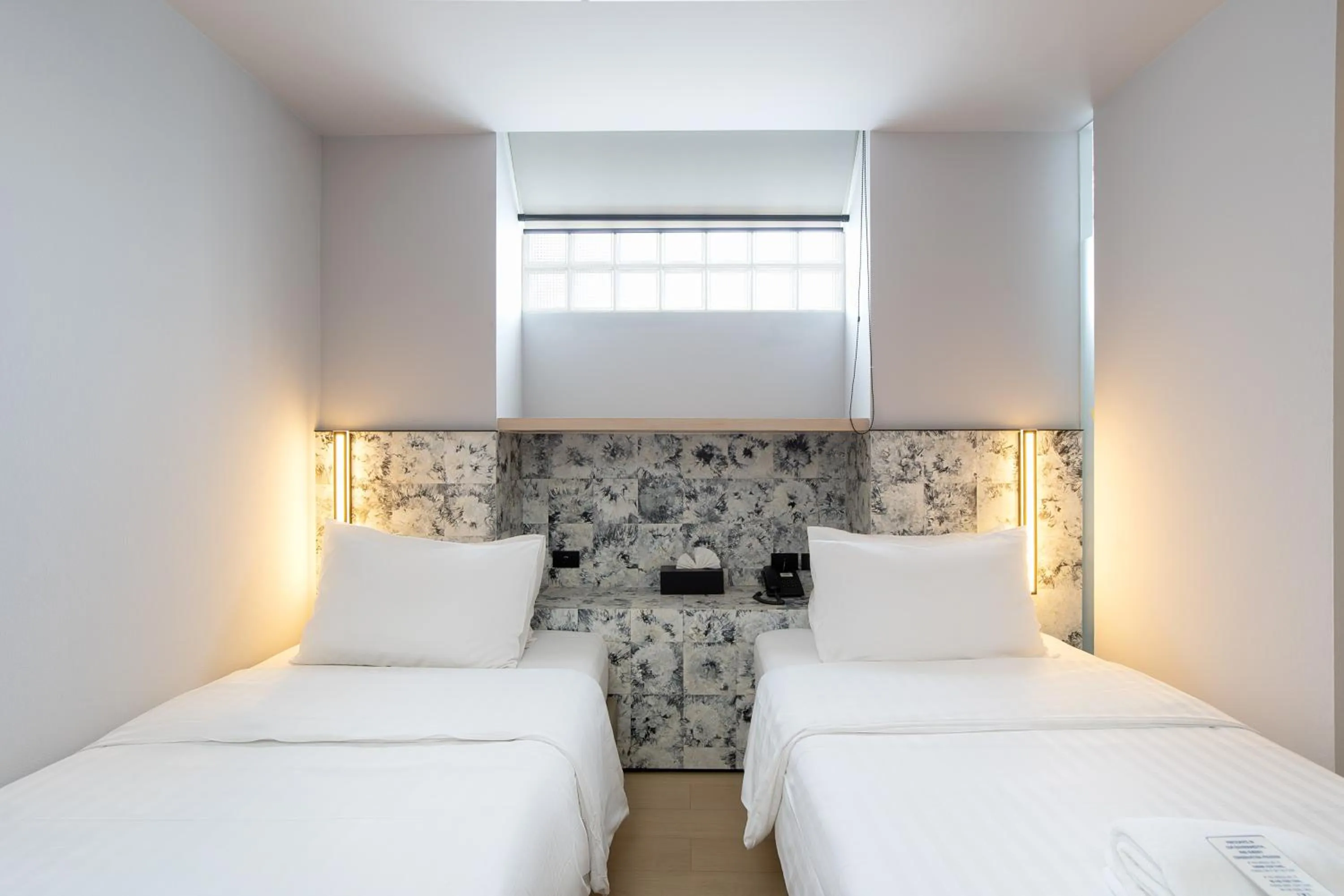 Bedroom, Bed in Metz Pratunam