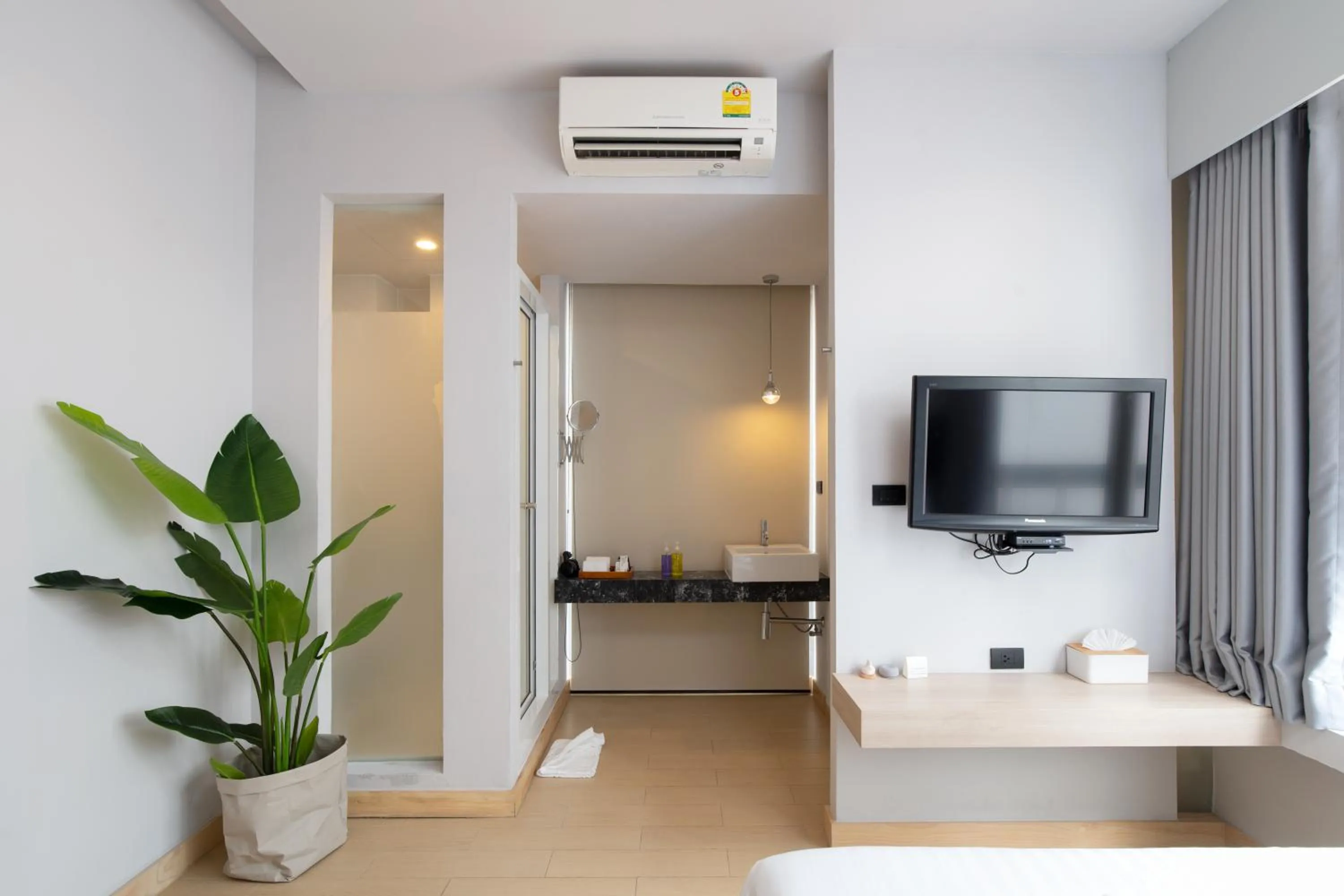 Photo of the whole room in Metz Pratunam