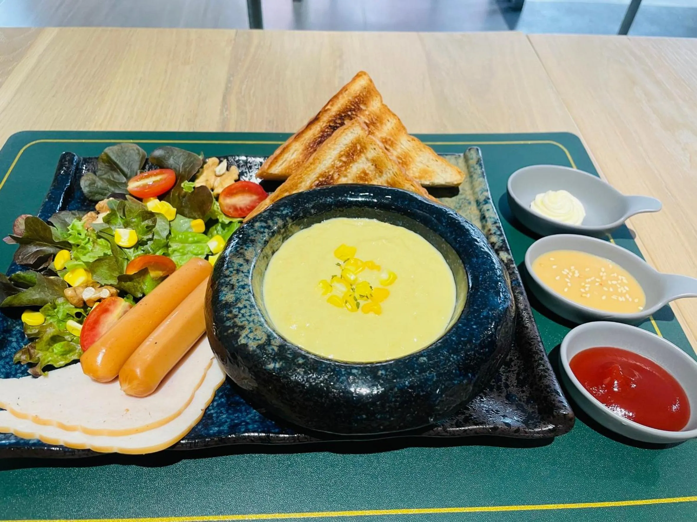 Breakfast in Metz Pratunam