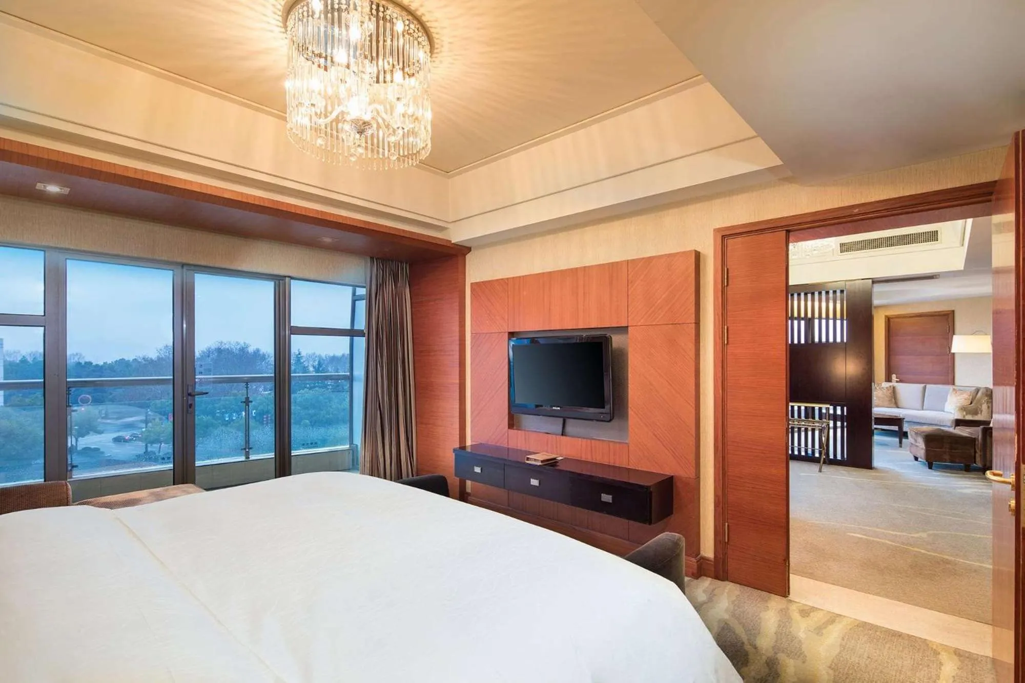 Photo of the whole room, Bed in Wyndham Grand Plaza Royale Hangzhou