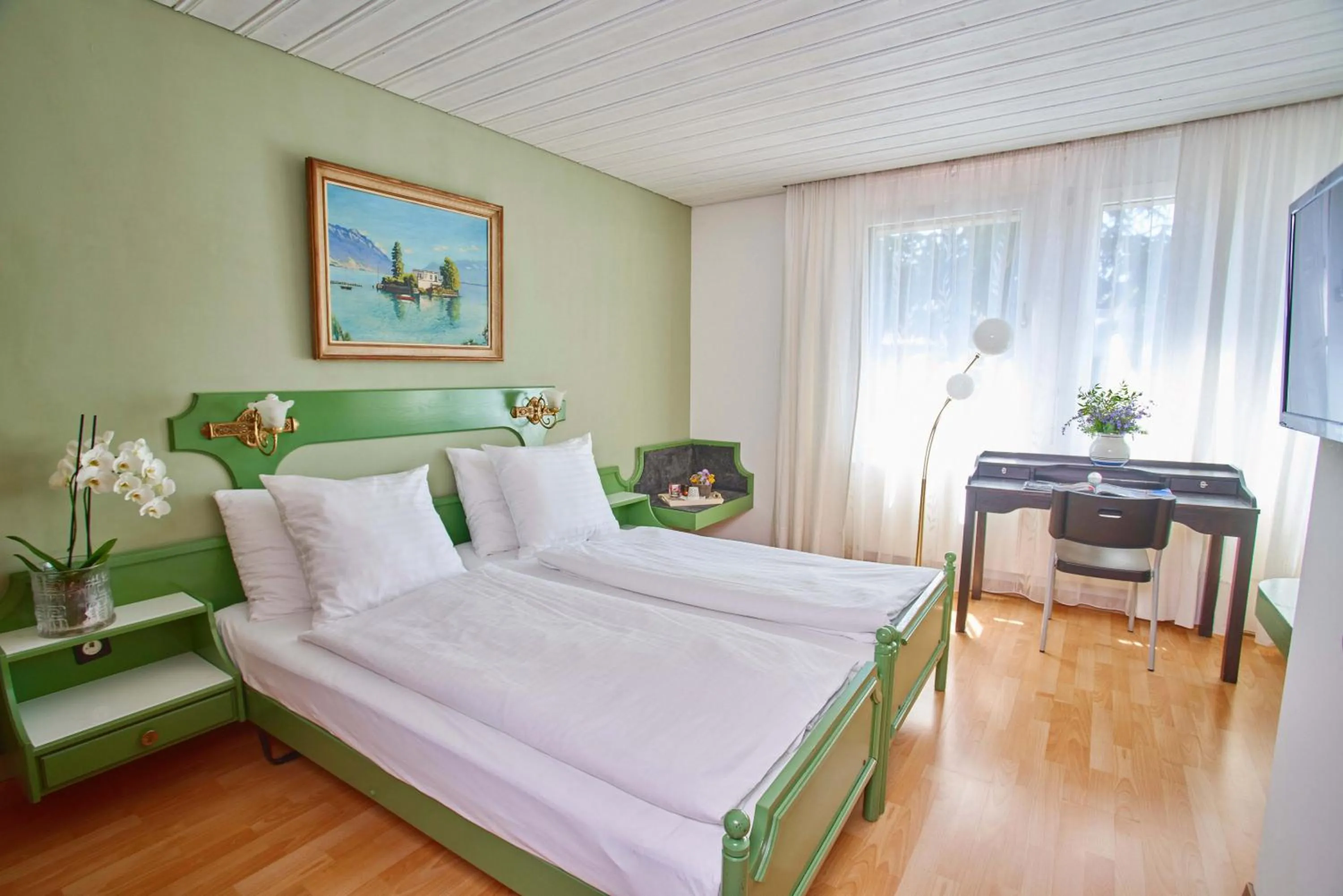 Bed in Hotel La Balance self check-in