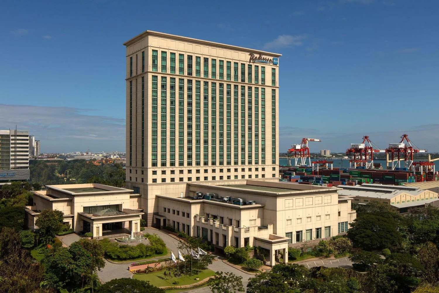 Property building in Radisson Blu Cebu
