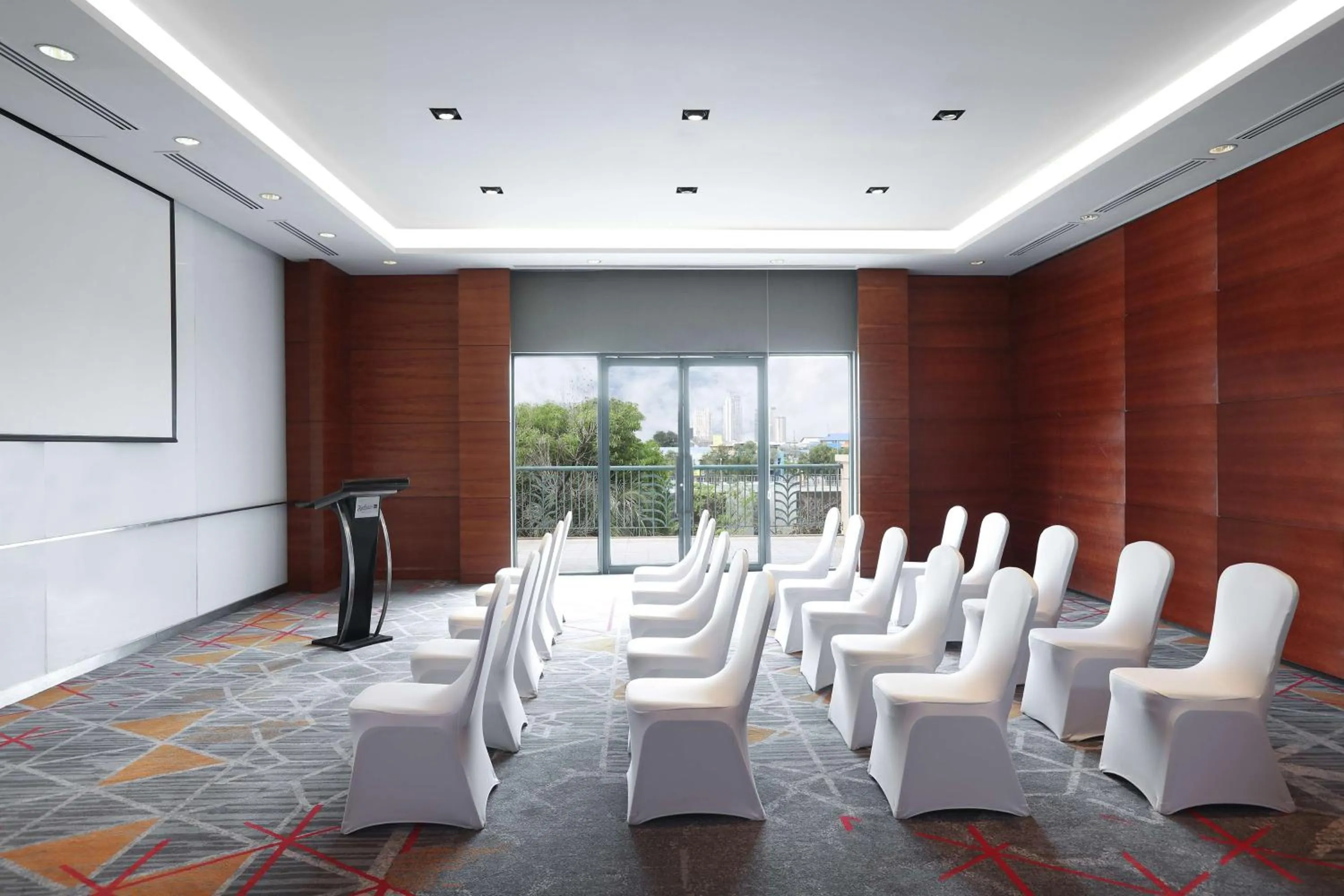 Meeting/conference room in Radisson Blu Cebu