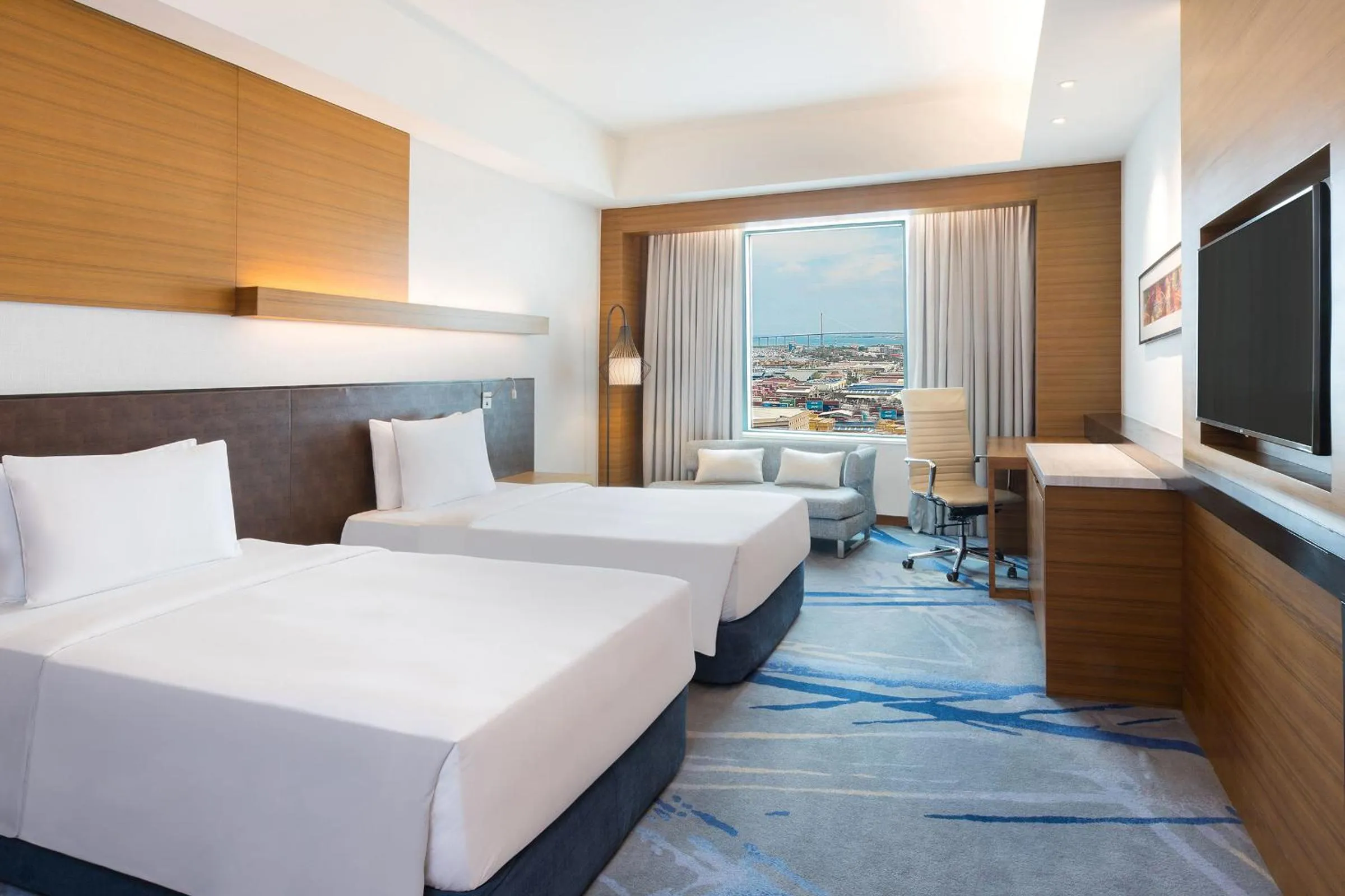 City view, Bed in Radisson Blu Cebu