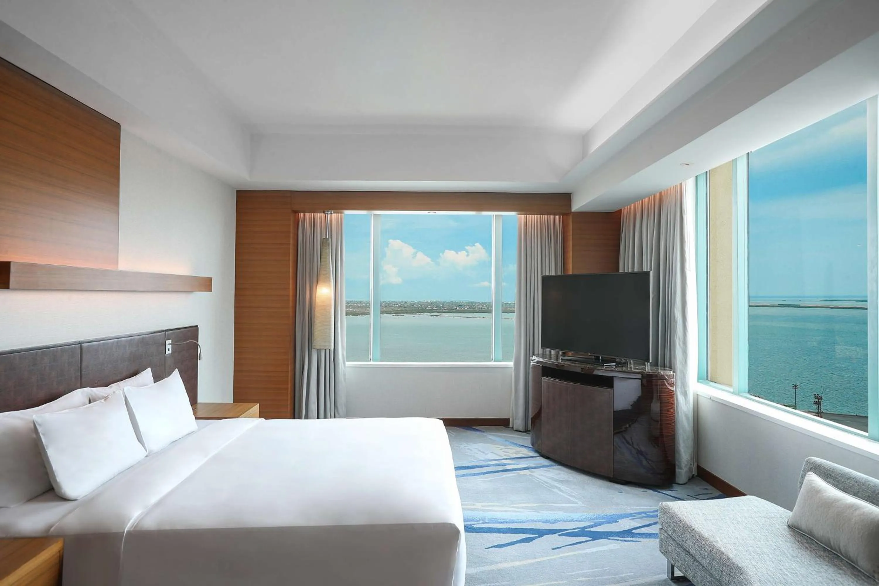 Photo of the whole room, Bed in Radisson Blu Cebu