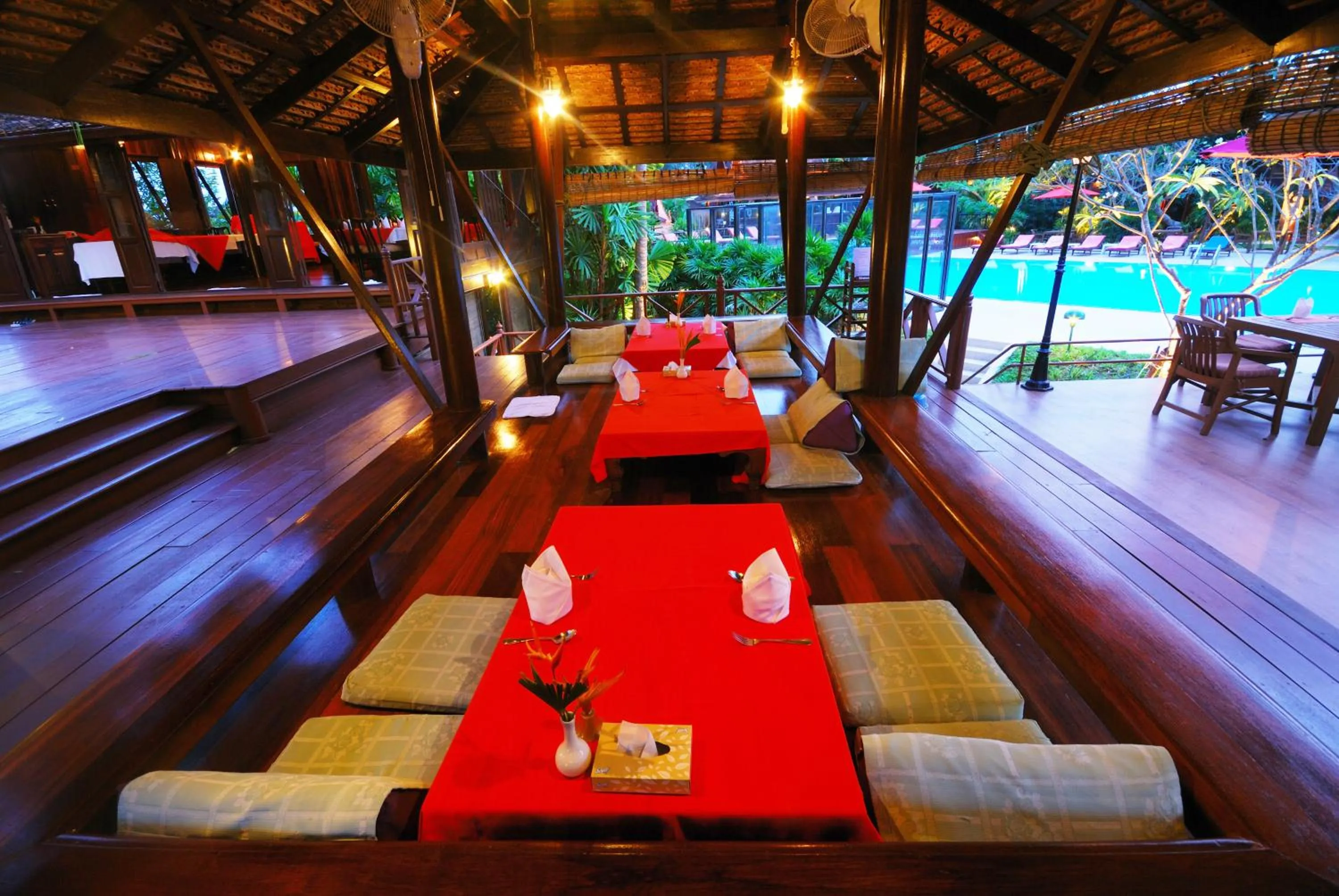 Restaurant/places to eat in Sugar Hut Resort & Restaurant