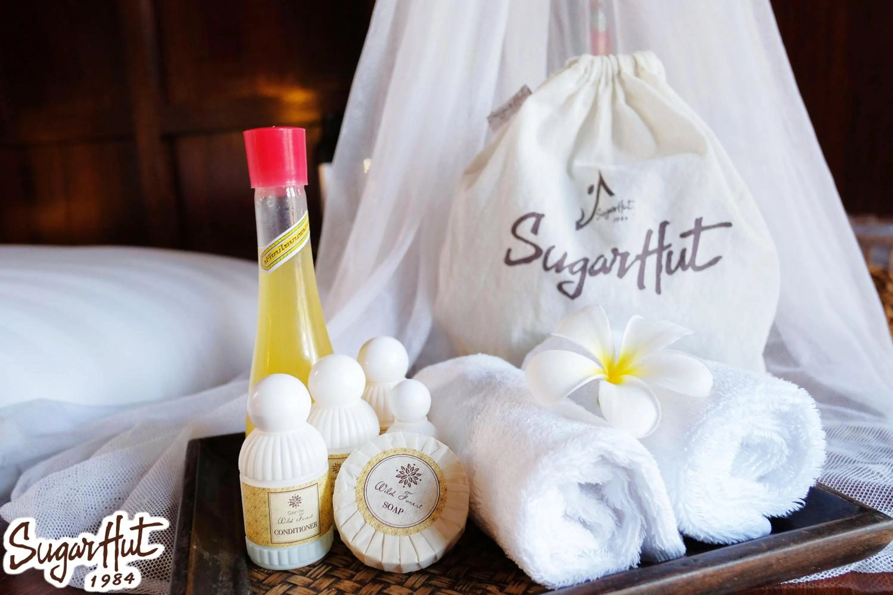 Shower in Sugar Hut Resort & Restaurant