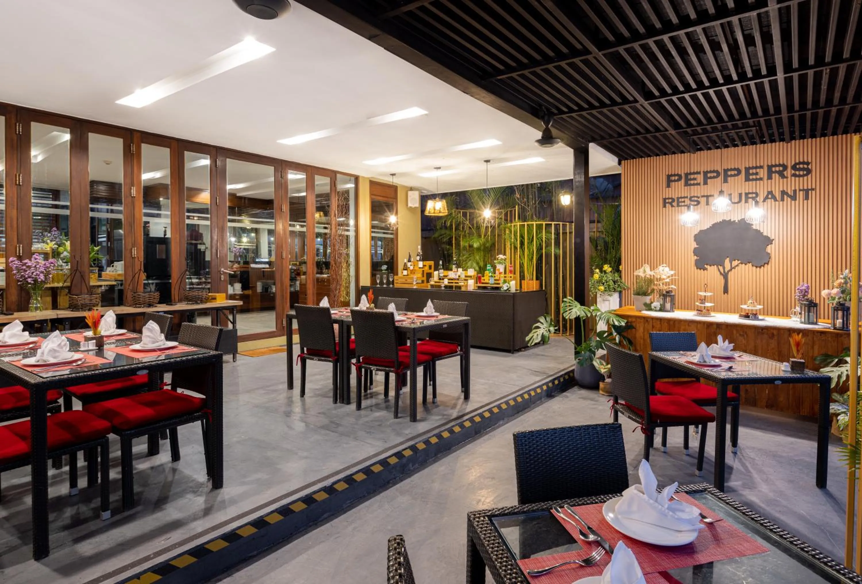 Restaurant/places to eat in U Inchantree Kanchanaburi