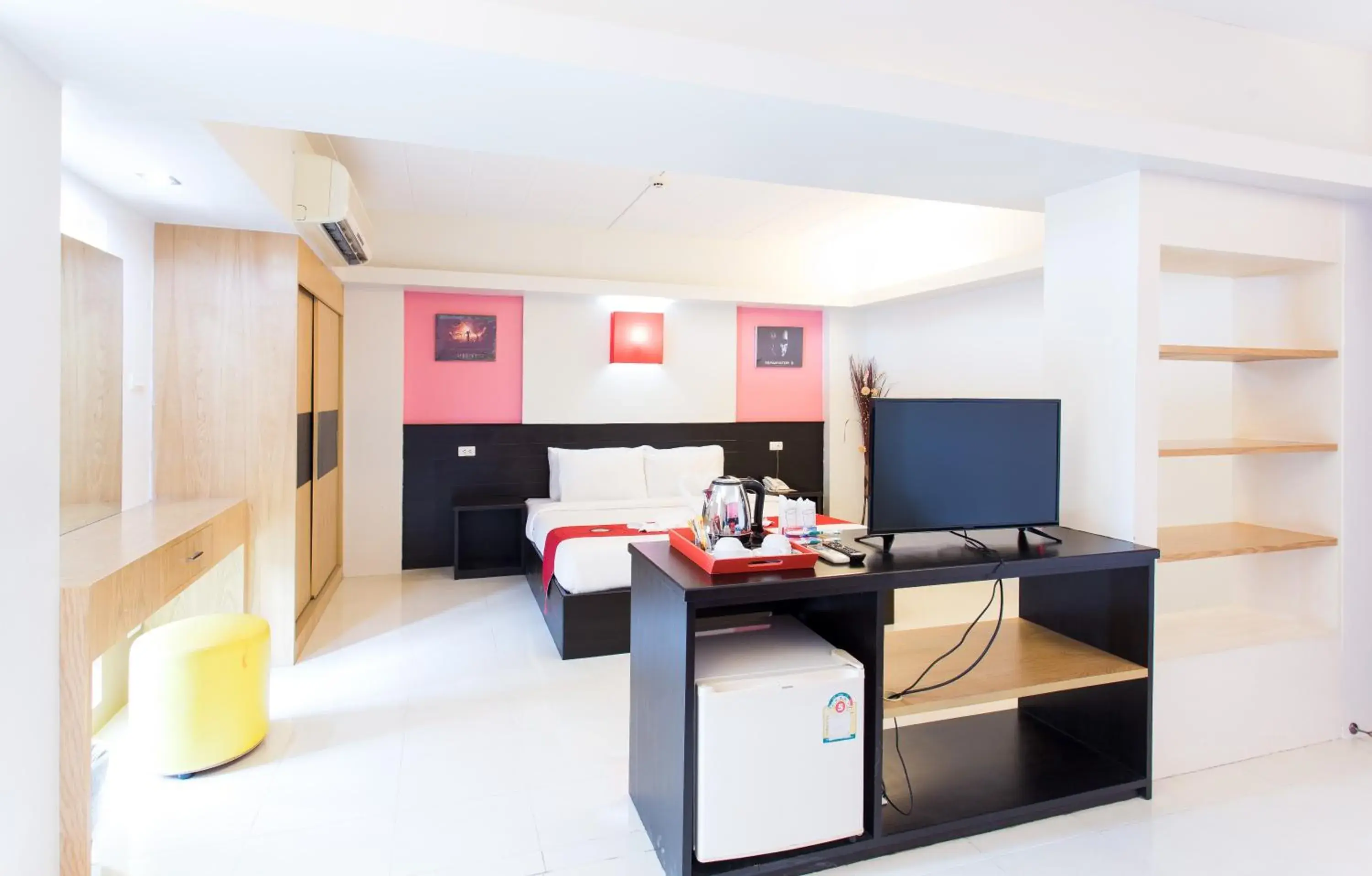 Deluxe King Room in The One Surat Deluxe King Room in The One Surat