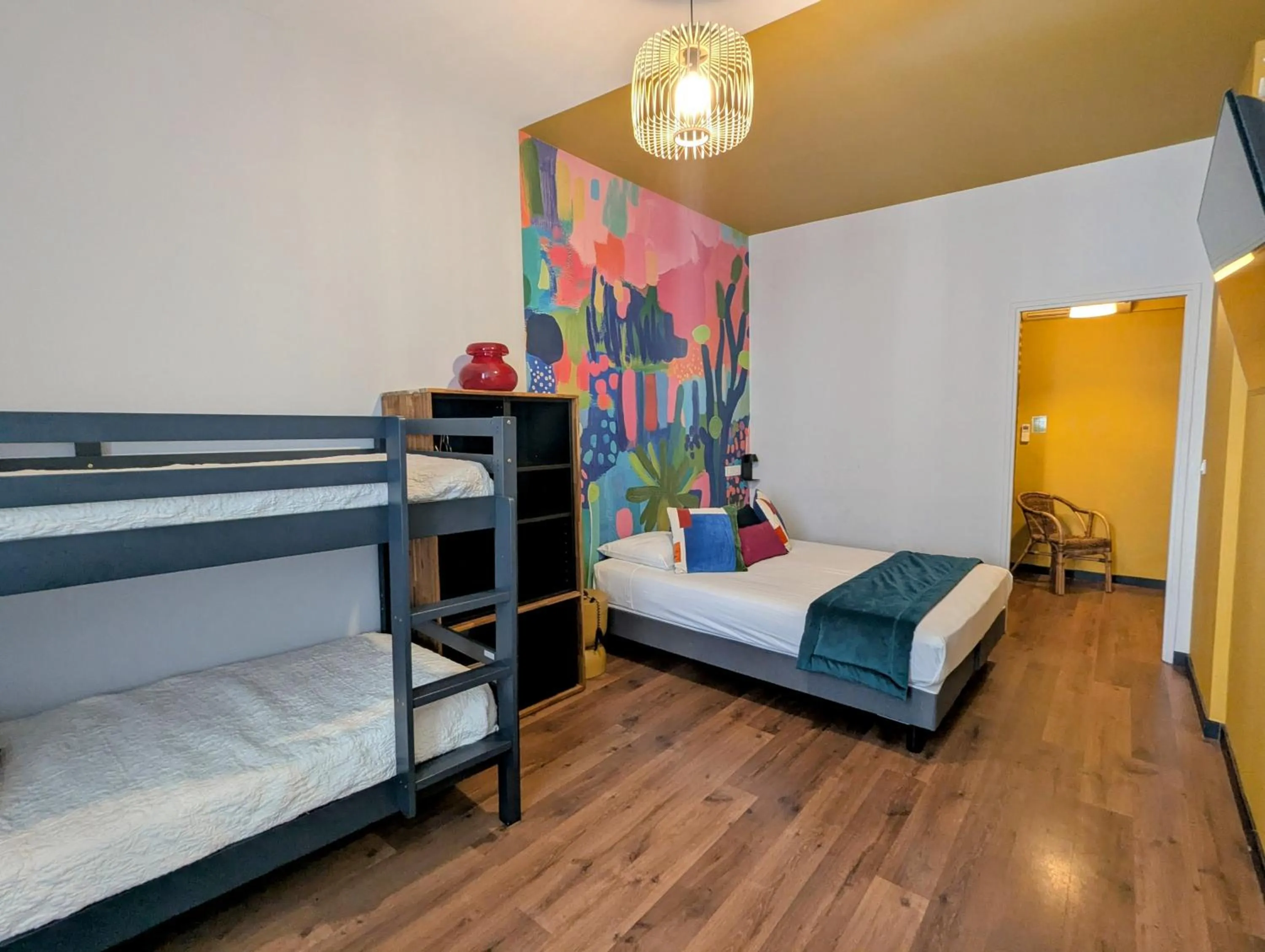 Bedroom, Bed in Hôtel Des Arts, Artisanal et Indépendant