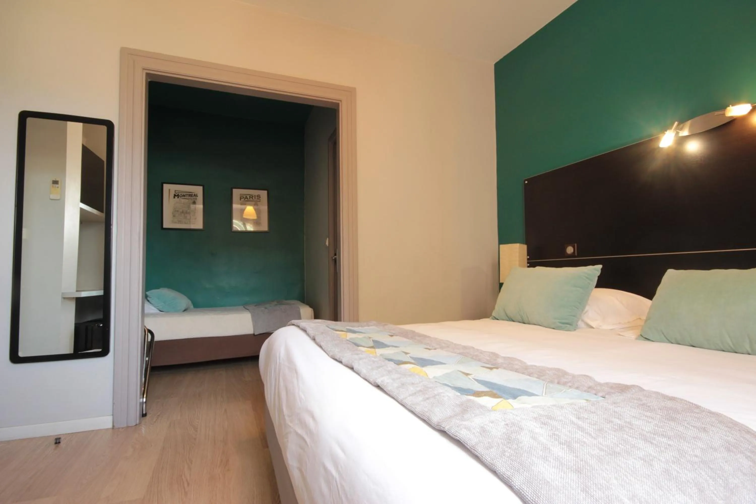 Photo of the whole room, Bed in Hôtel Des Arts, Artisanal et Indépendant