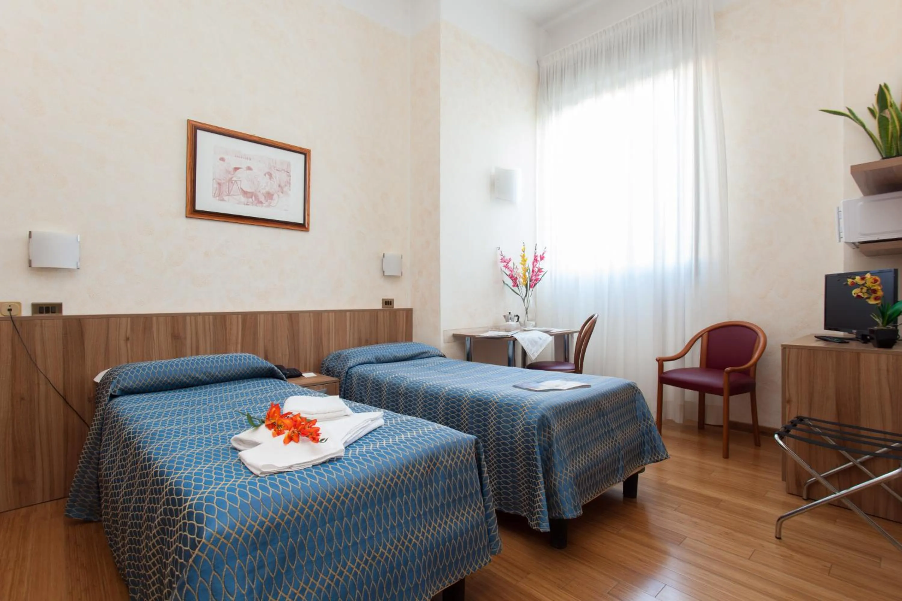 Photo of the whole room, Bed in Residence Lepontina