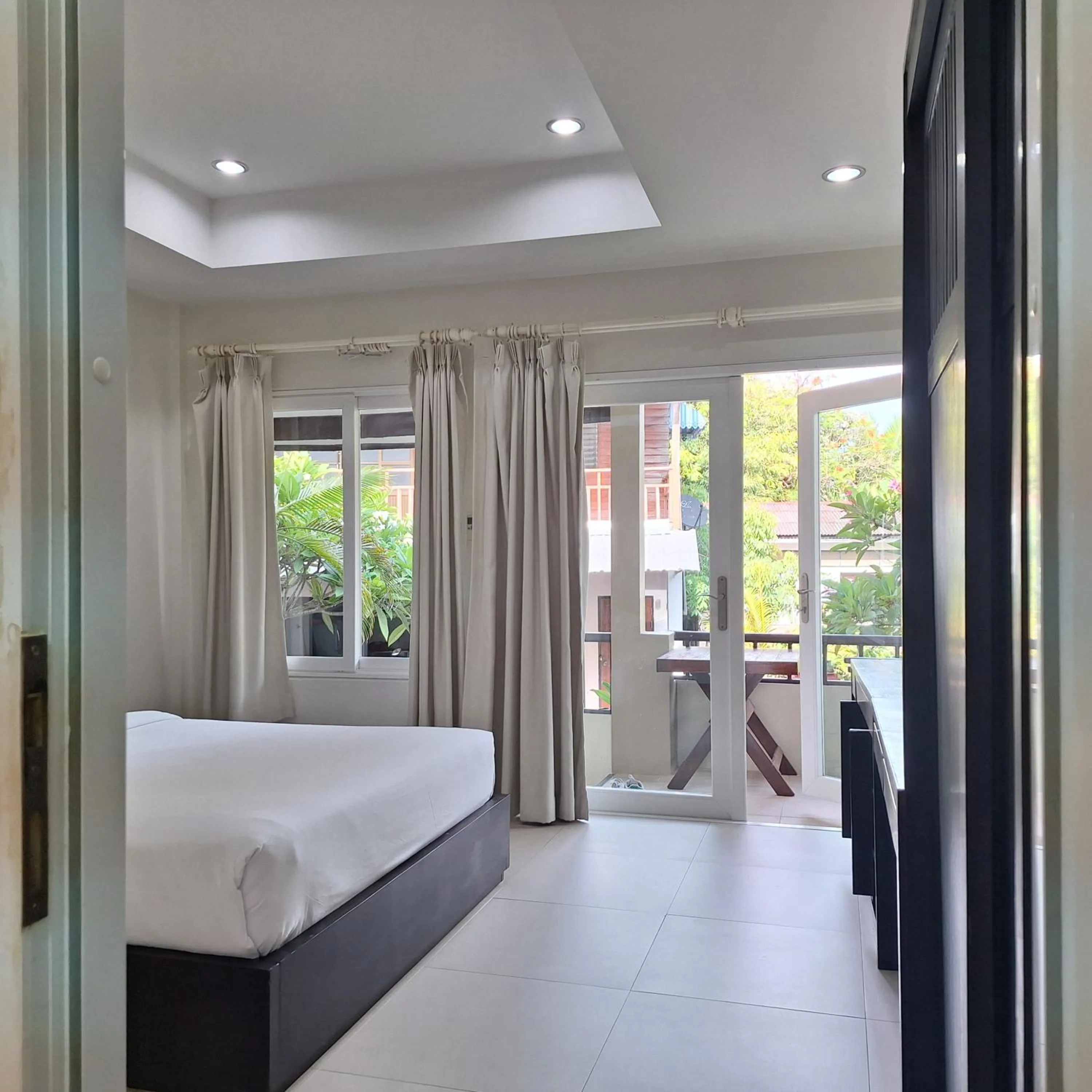 Photo of the whole room, Bed in Baanfah Resort Samui