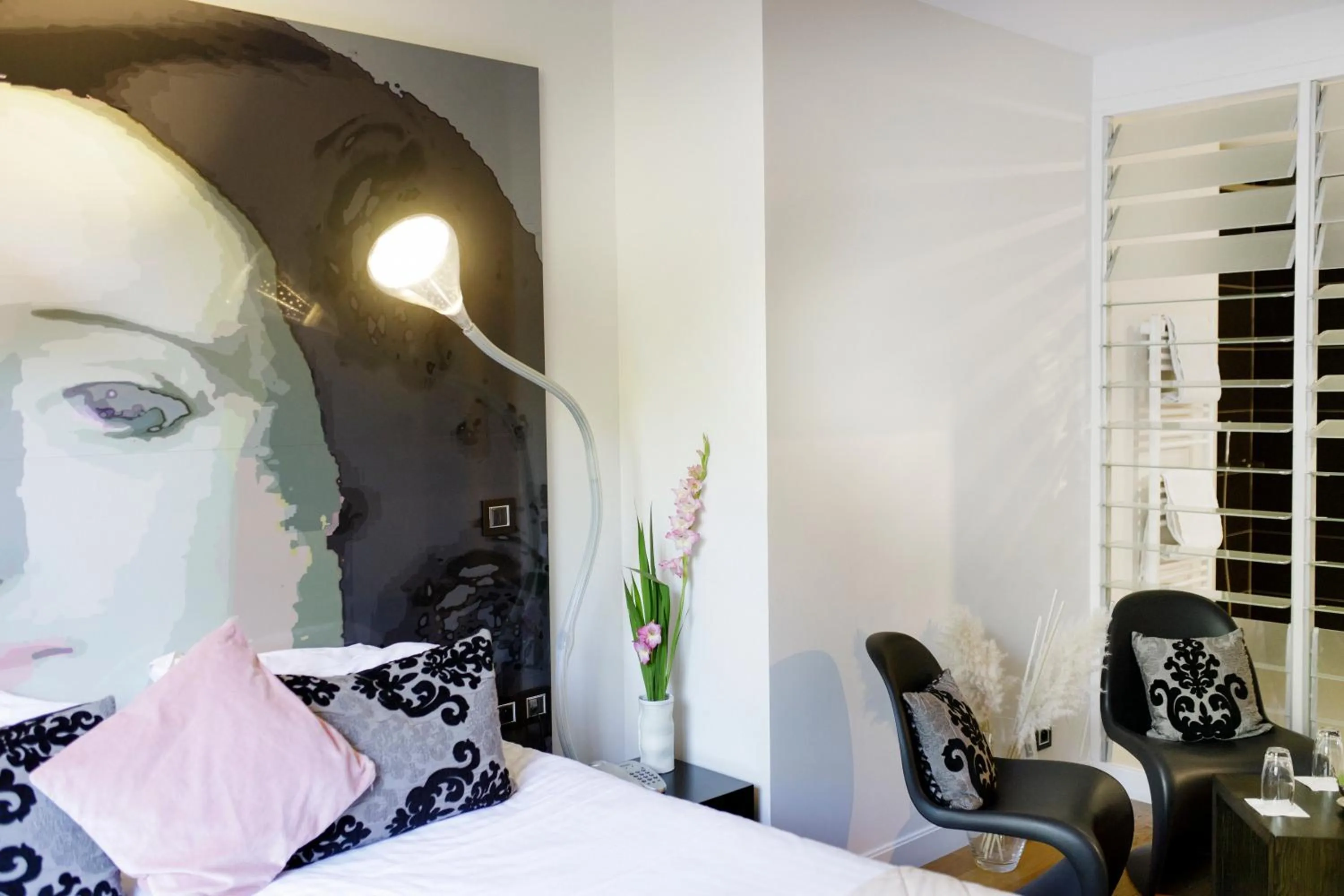 Bed in Maison Decoret - Relais & Châteaux