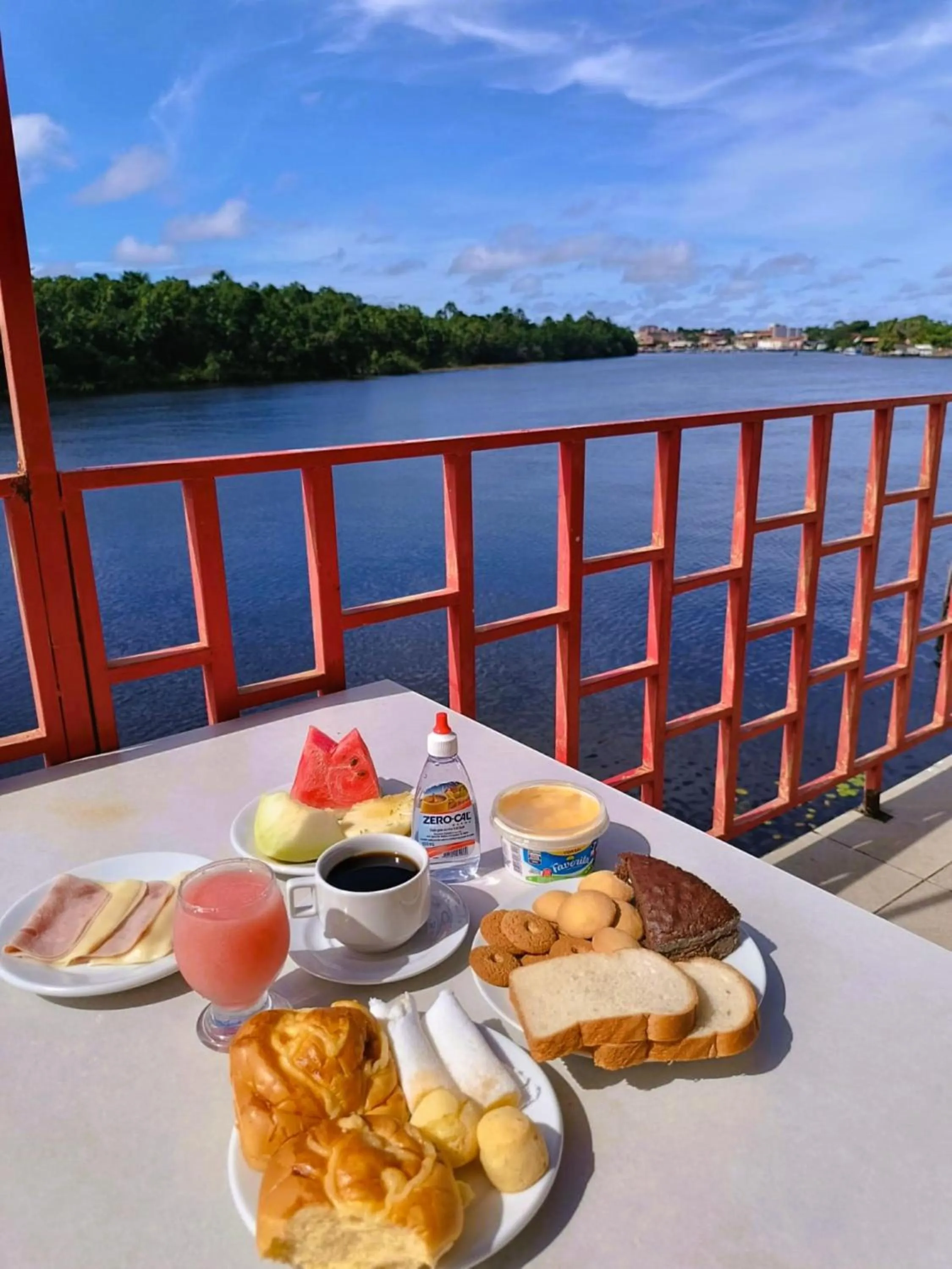 Continental breakfast in Hotel Beira Rio Preguiças