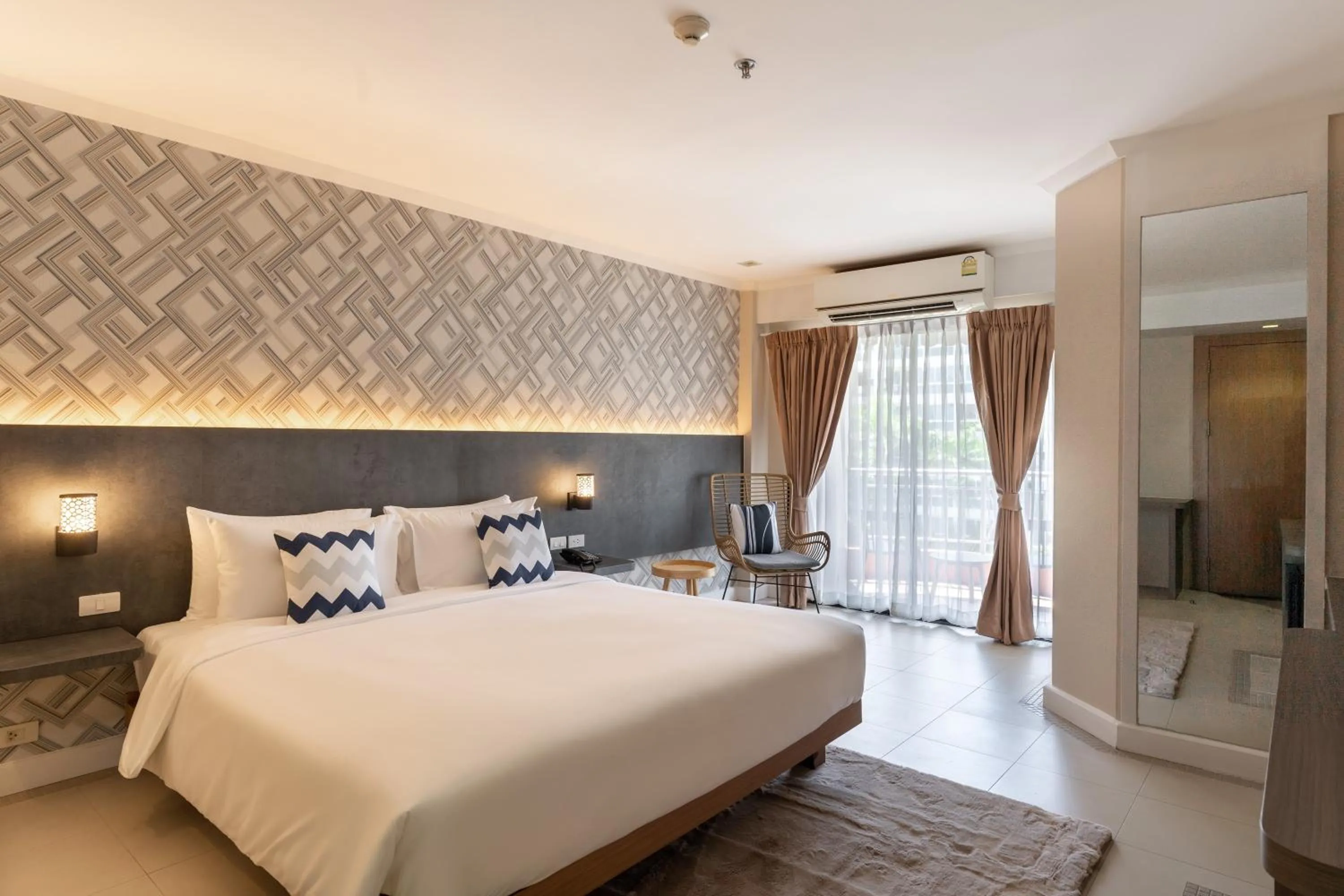 Bed in Heeton Concept Hotel Pattaya by Compass Hospitality