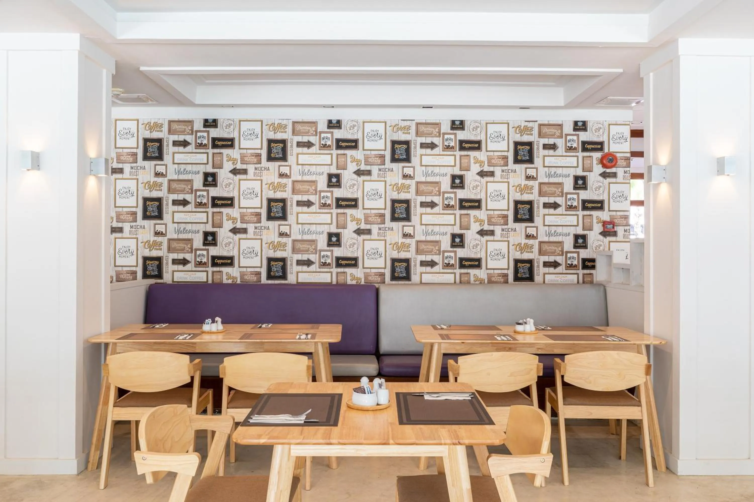 Restaurant/places to eat in Heeton Concept Hotel Pattaya by Compass Hospitality