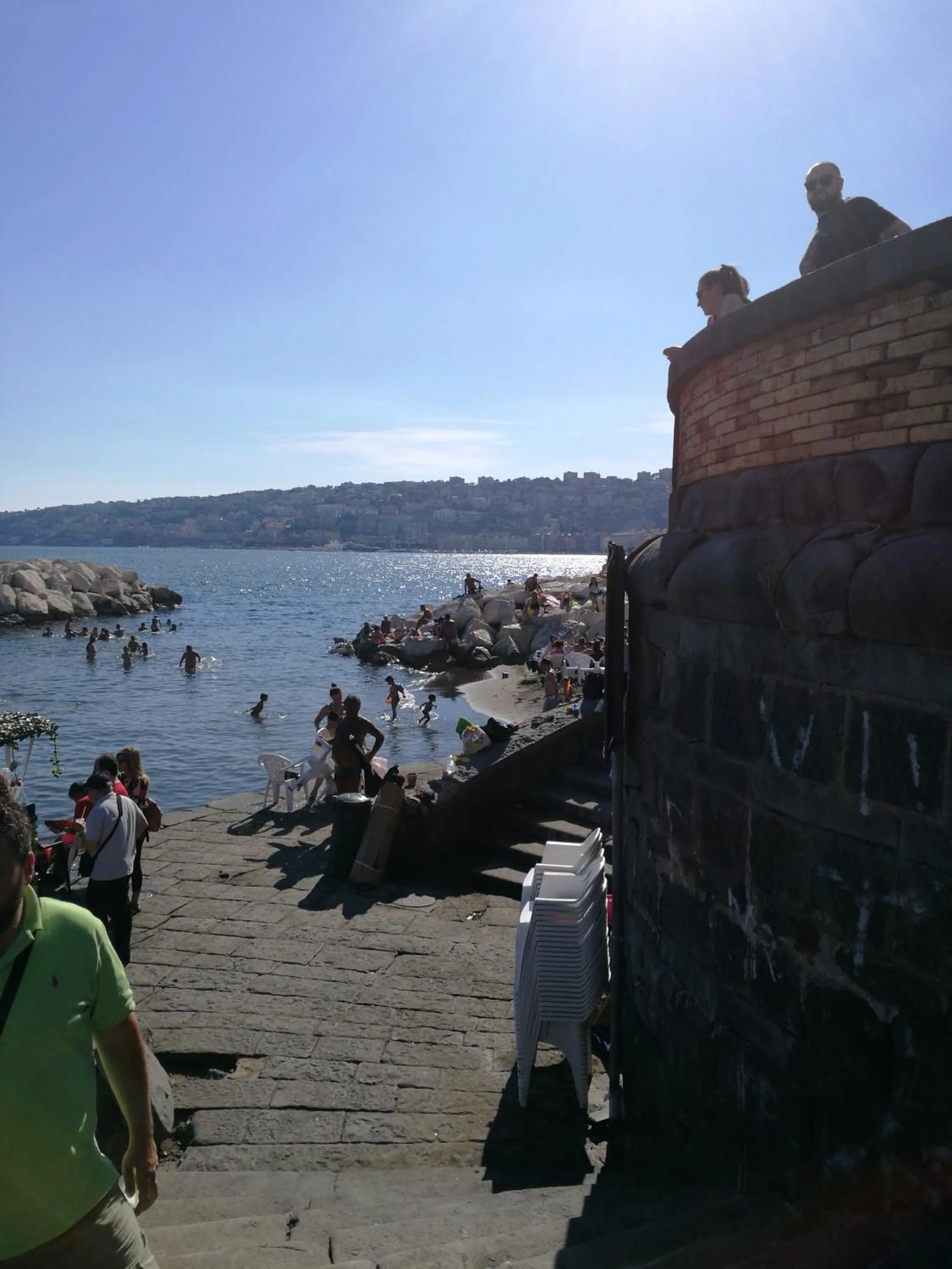 Beach in Bed morelli 49 , chiaia