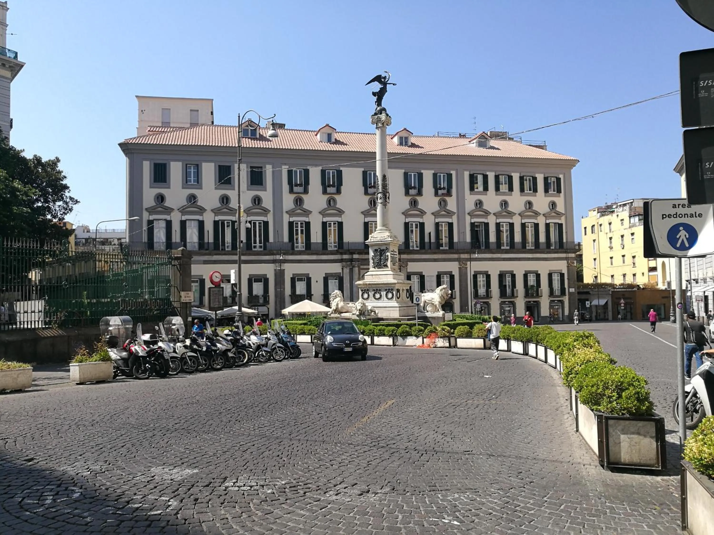 Neighbourhood in Bed morelli 49 , chiaia