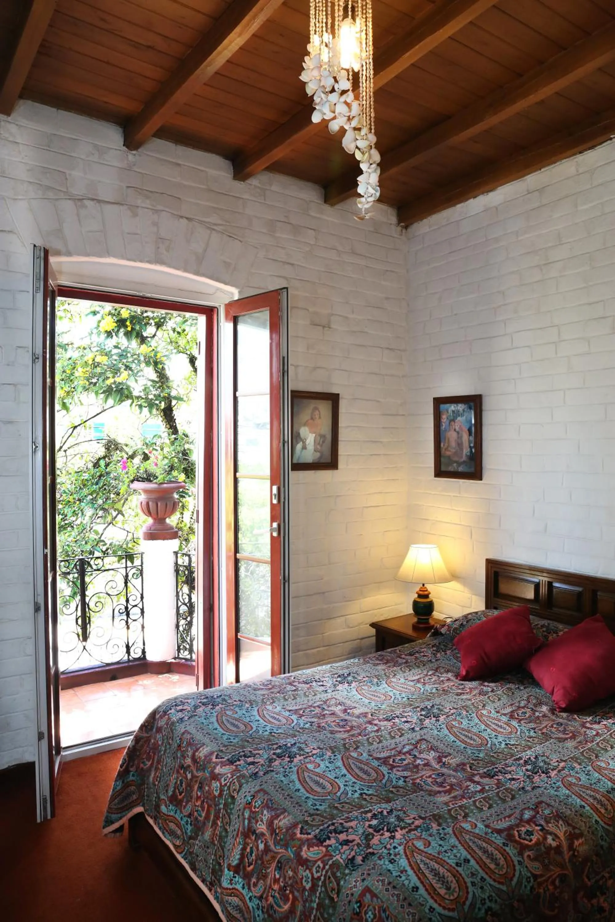 Garden view, Bed in Boutique Hotel Antinea