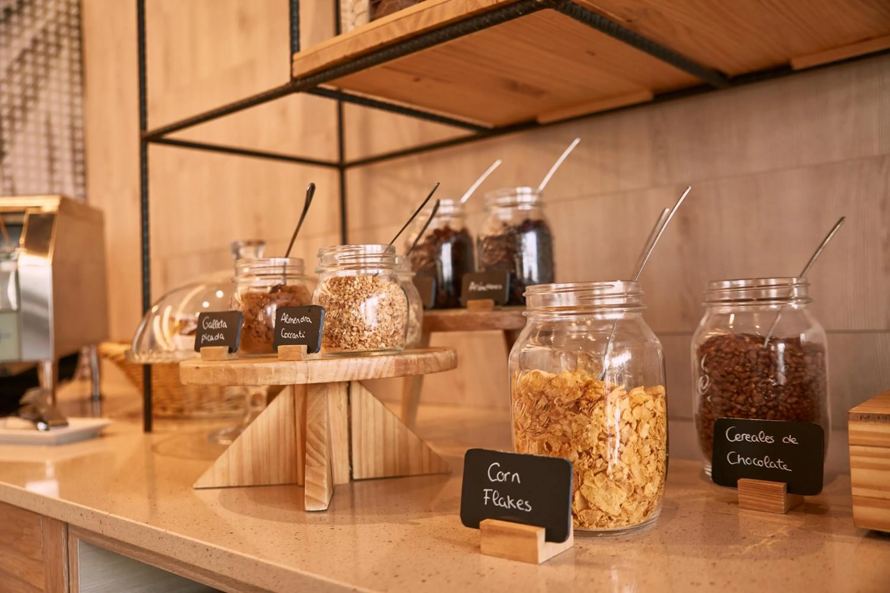 Food and drinks in Ibis Elche