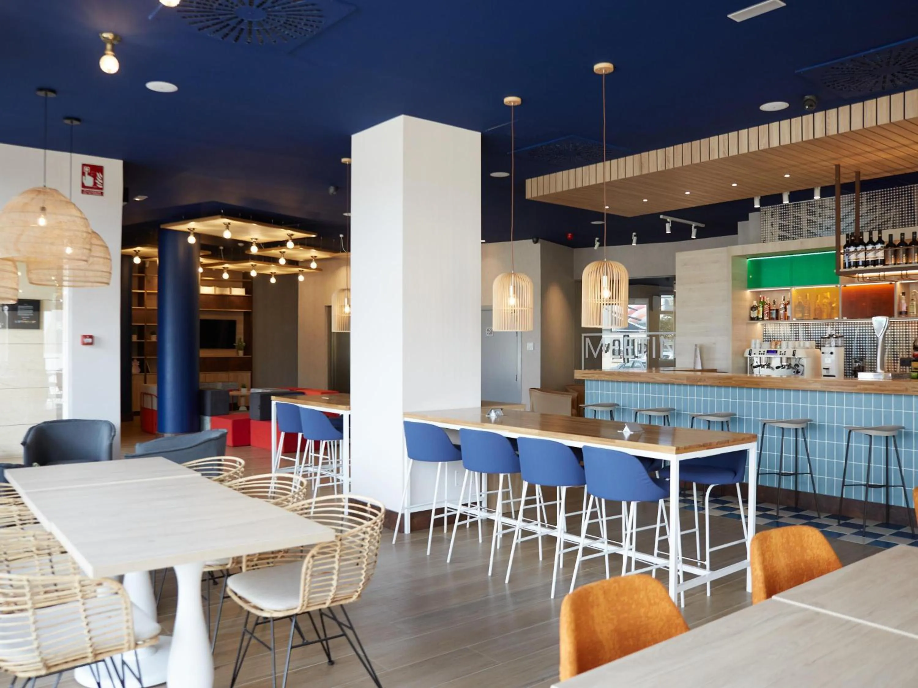 Restaurant/places to eat in Ibis Elche