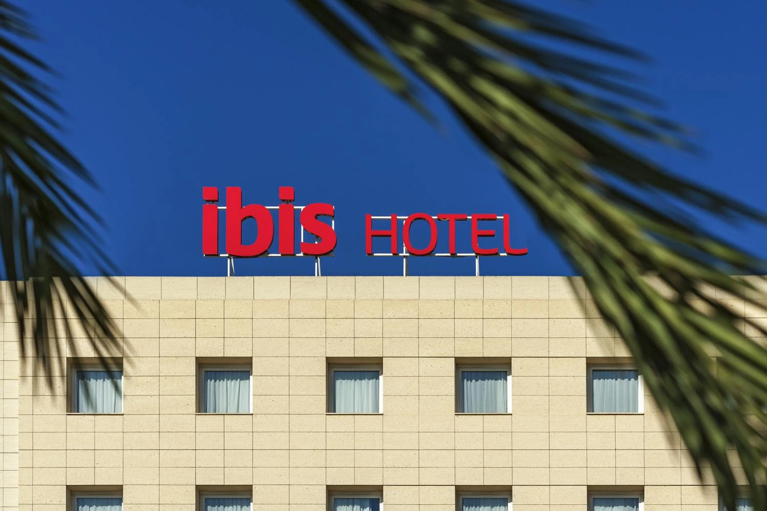 Property logo or sign in Ibis Elche
