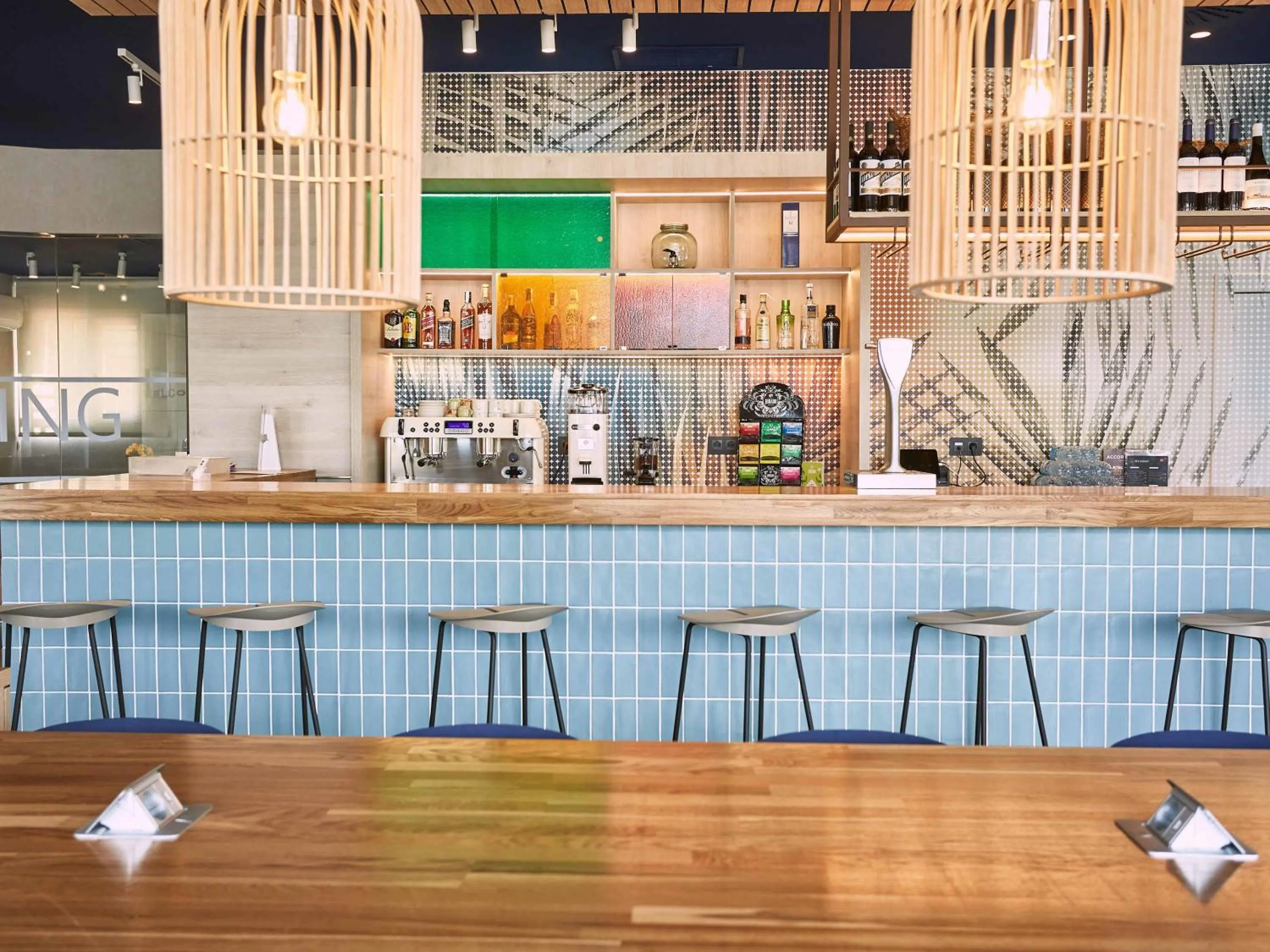 Restaurant/places to eat in Ibis Elche