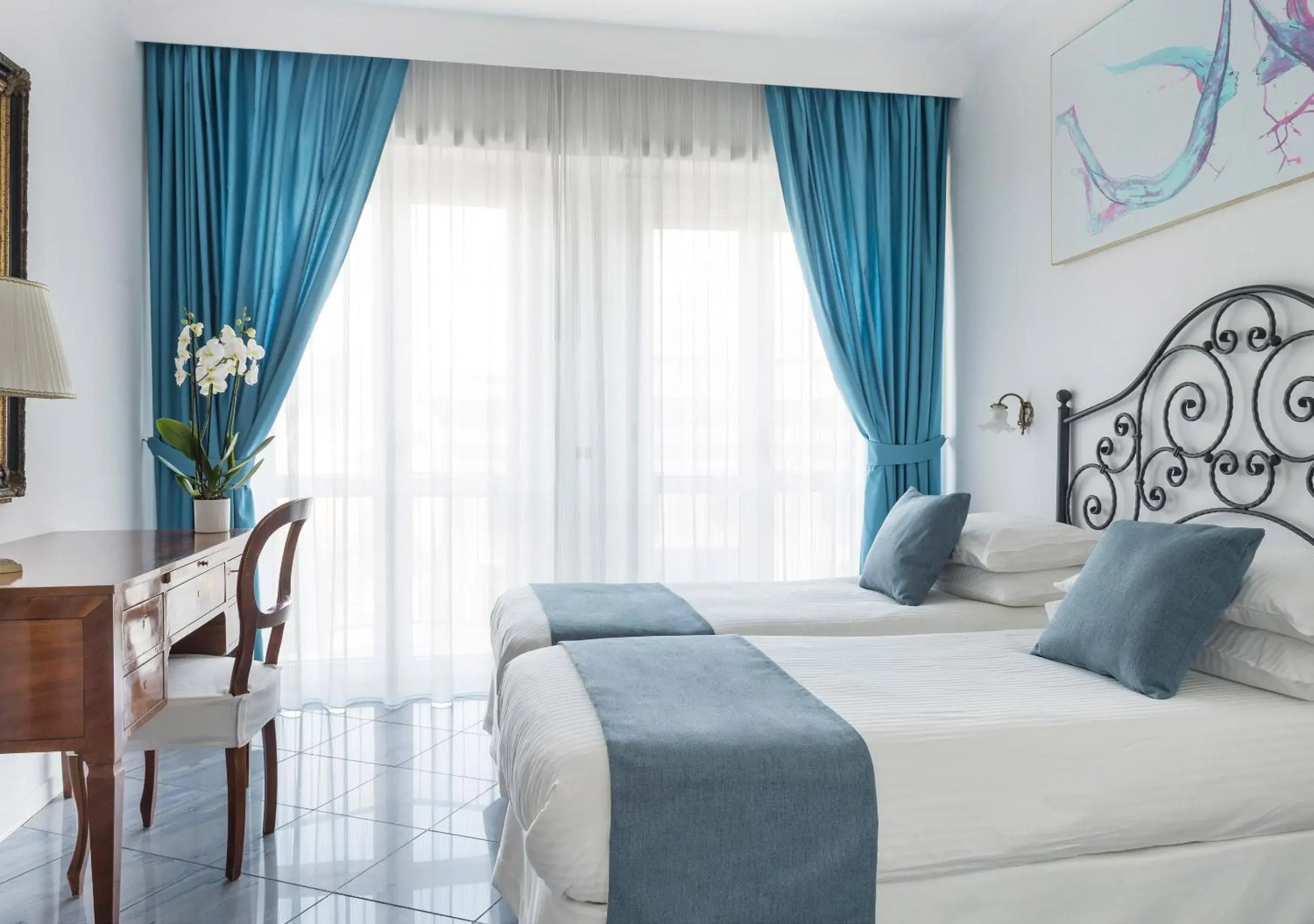 Superior Double Room in Fiorentini Residence NAPOLI Superior Double Room in Fiorentini Residence NAPOLI