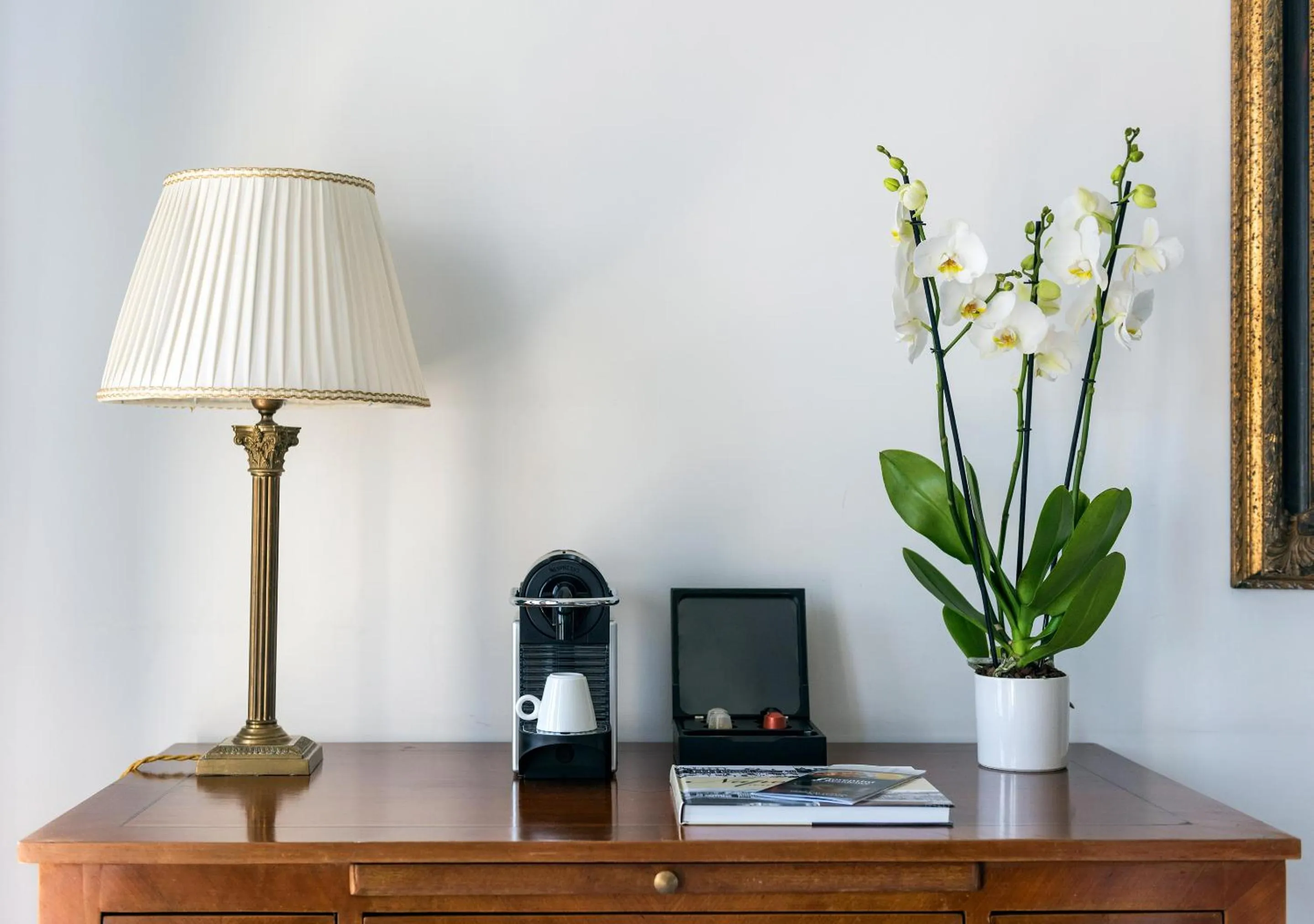 Coffee/tea facilities in Fiorentini Residence NAPOLI
