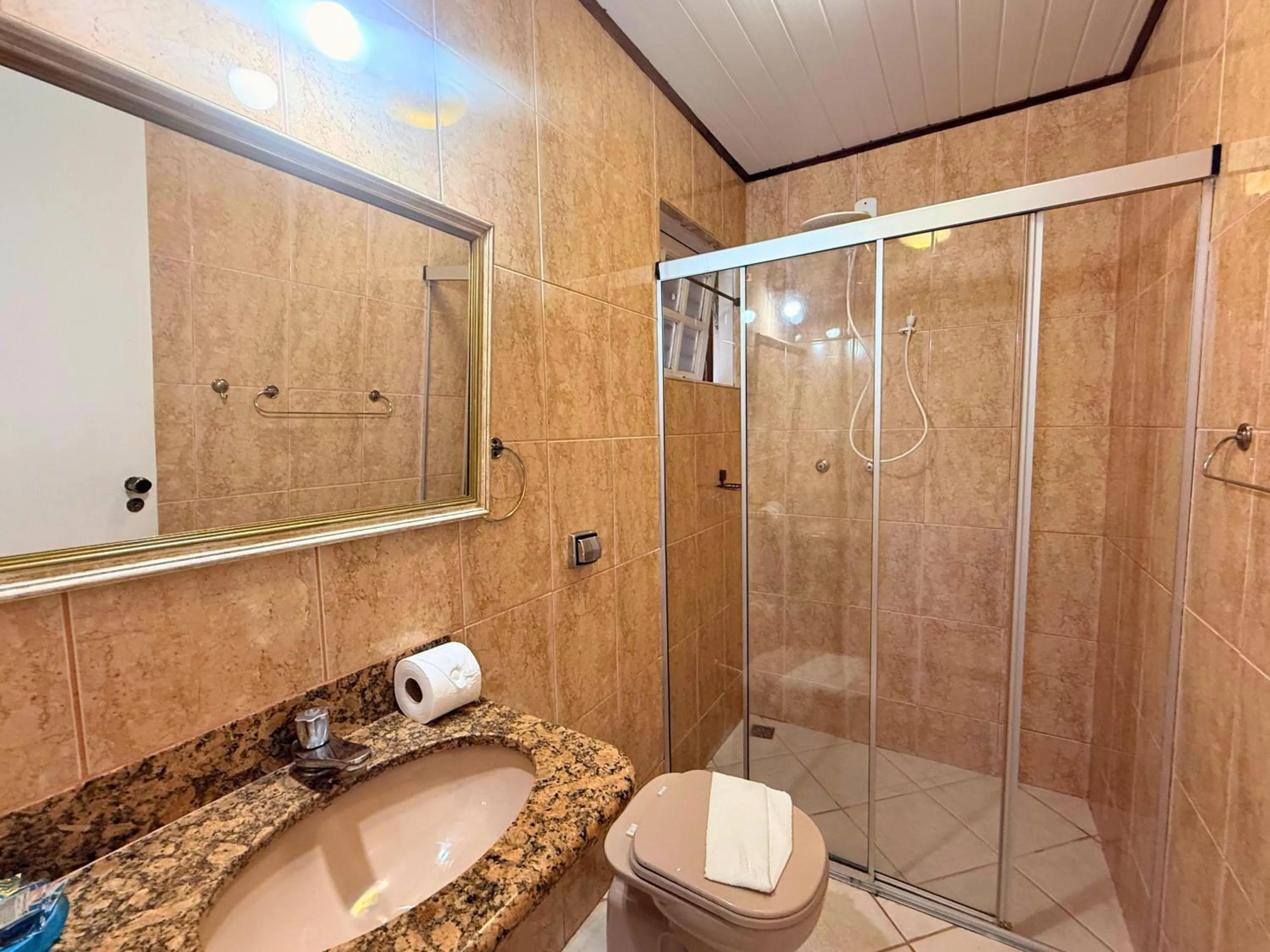 Pousada Larissa - com Gerador de Energia