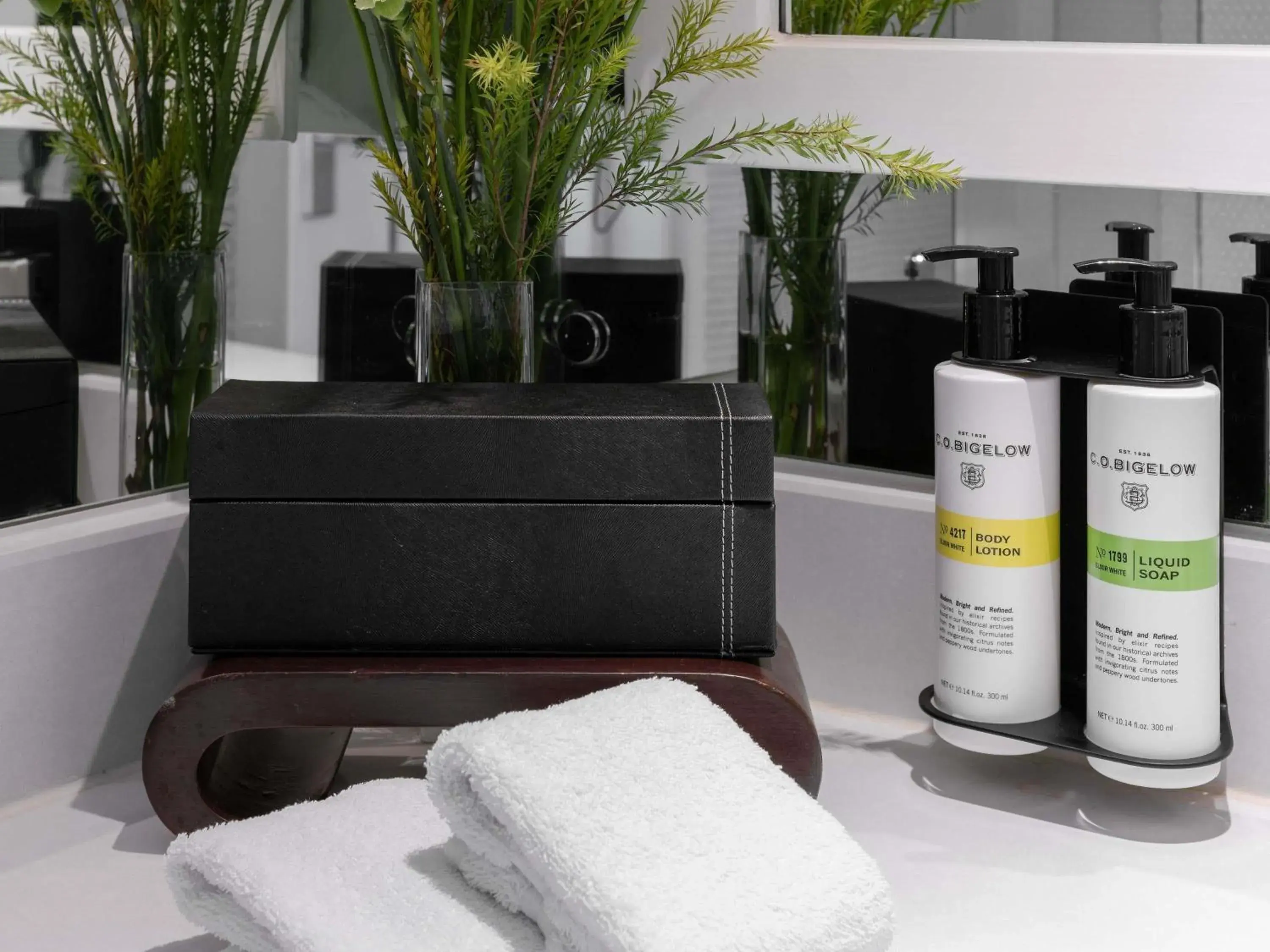 G Club Room with Lounge Access and Double Bed in Pullman Bangkok Hotel G G Club Room with Lounge Access and Double Bed in Pullman Bangkok Hotel G