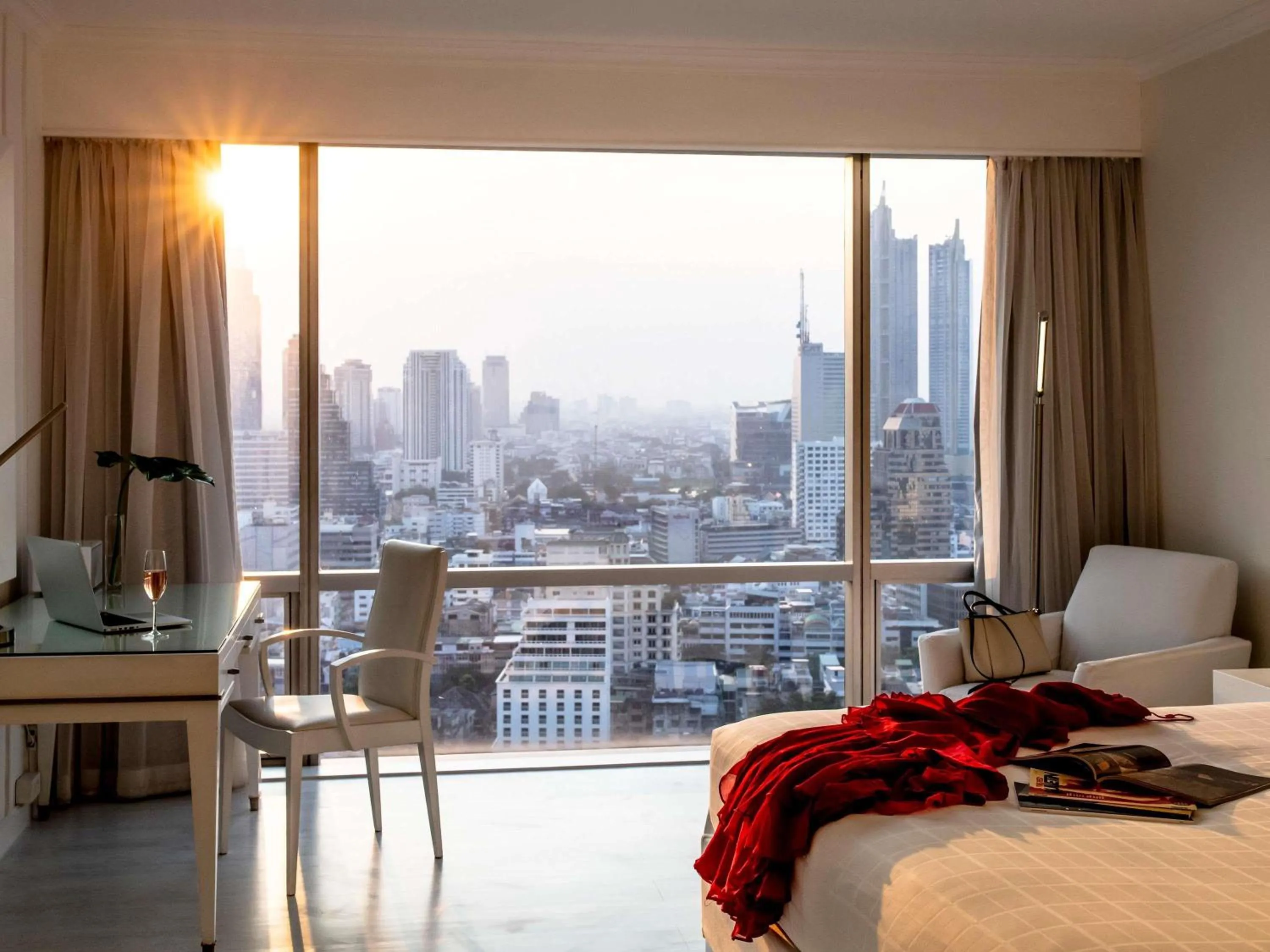 Bedroom, Bed in Pullman Bangkok Hotel G