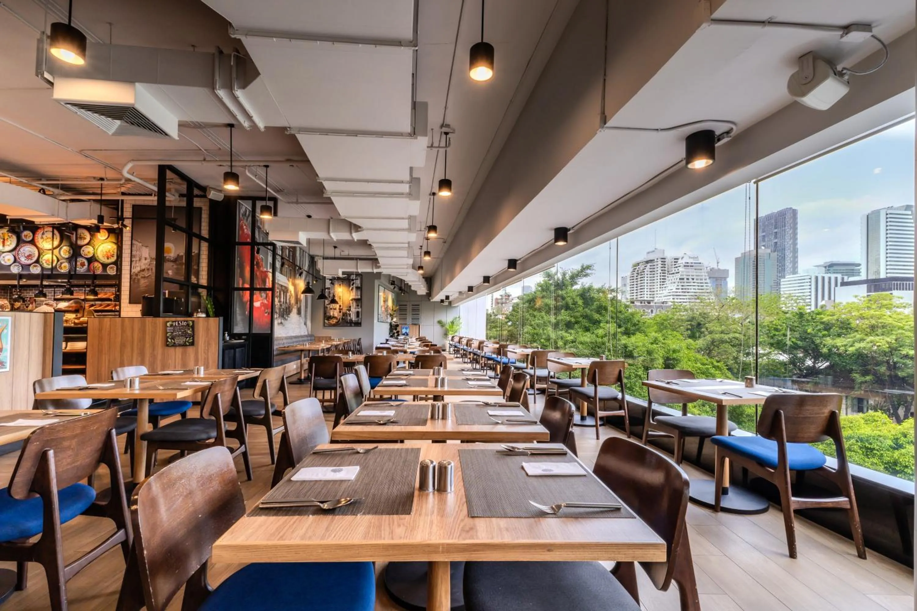 Restaurant/places to eat in Pullman Bangkok Hotel G