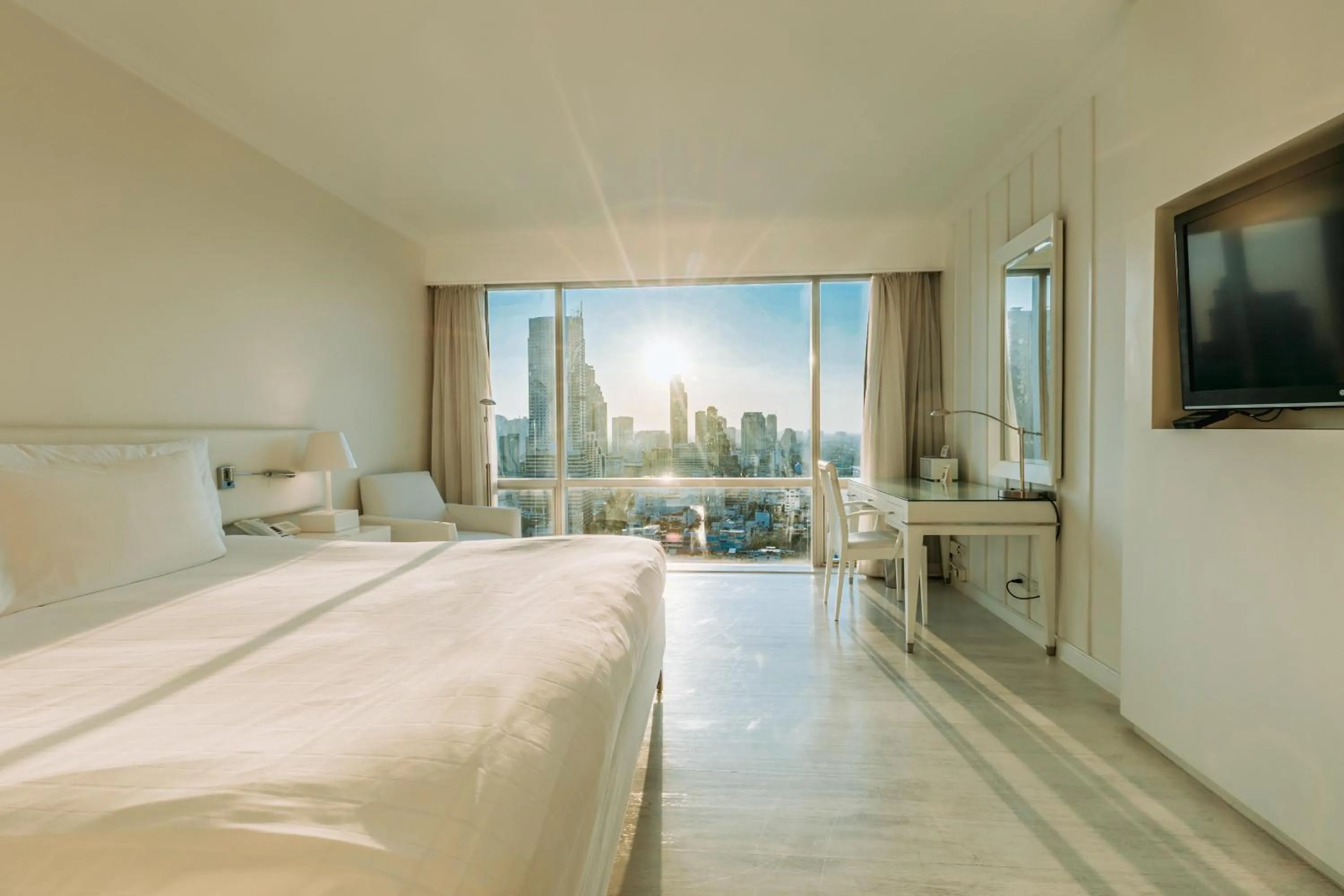 Bedroom, Bed in Pullman Bangkok Hotel G