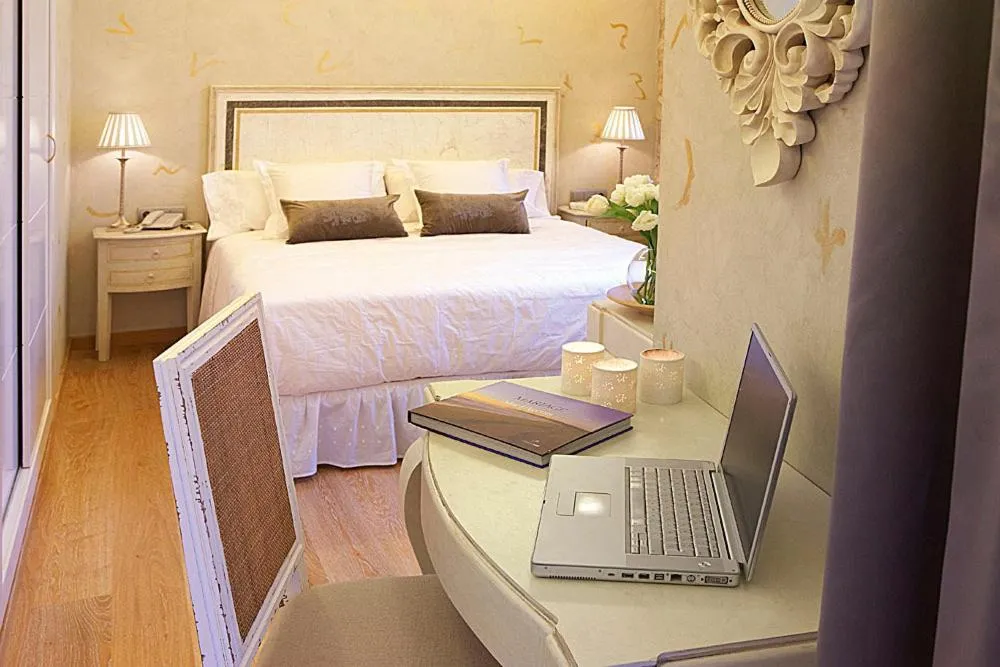 Deluxe Suite with Terrace in Hotel Sa Calma