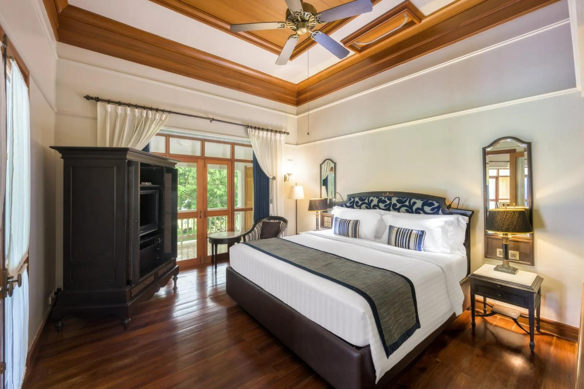 Photo of the whole room, Bed in Centara Grand Beach Resort & Villas Hua Hin
