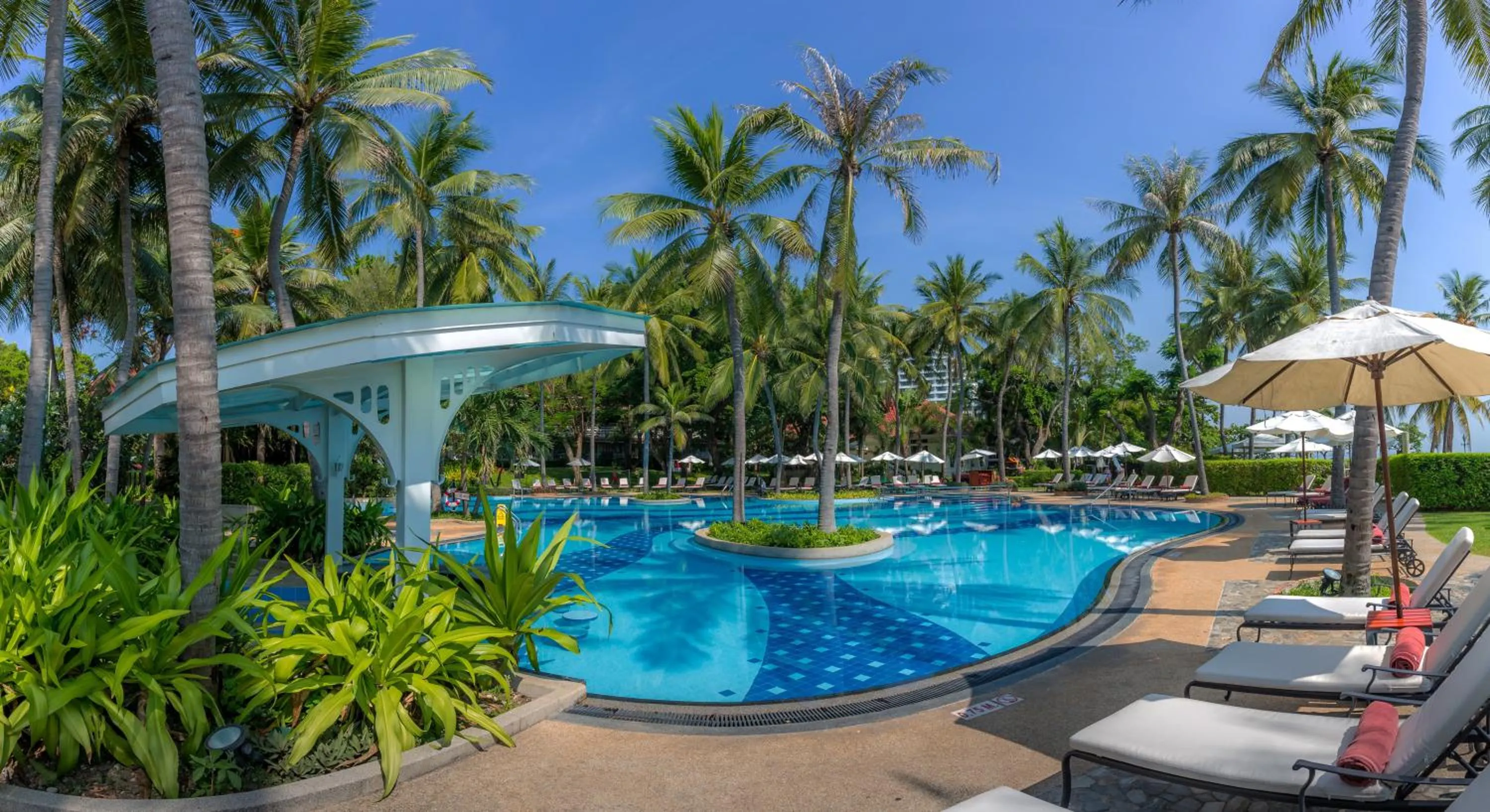 Swimming pool in Centara Grand Beach Resort & Villas Hua Hin