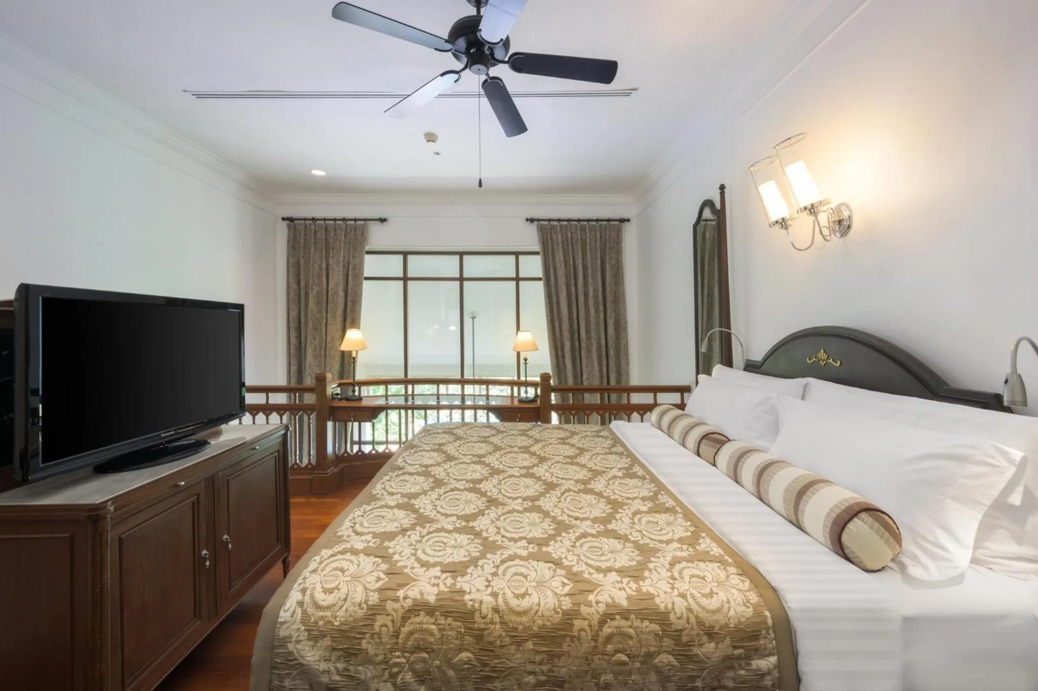 Photo of the whole room, Bed in Centara Grand Beach Resort & Villas Hua Hin
